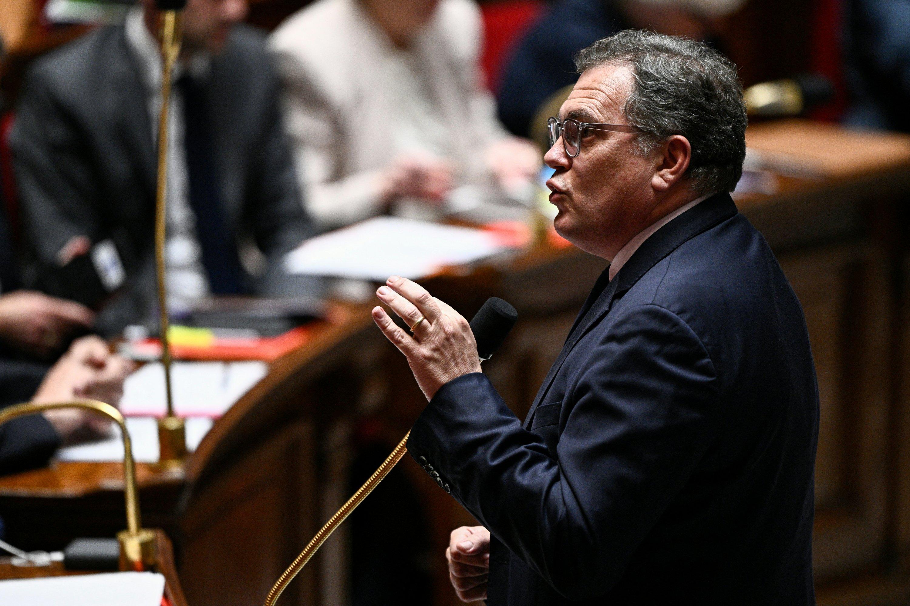Le ministre des Transports «pas favorable à ce qu’on taxe de nouveau l’avion»