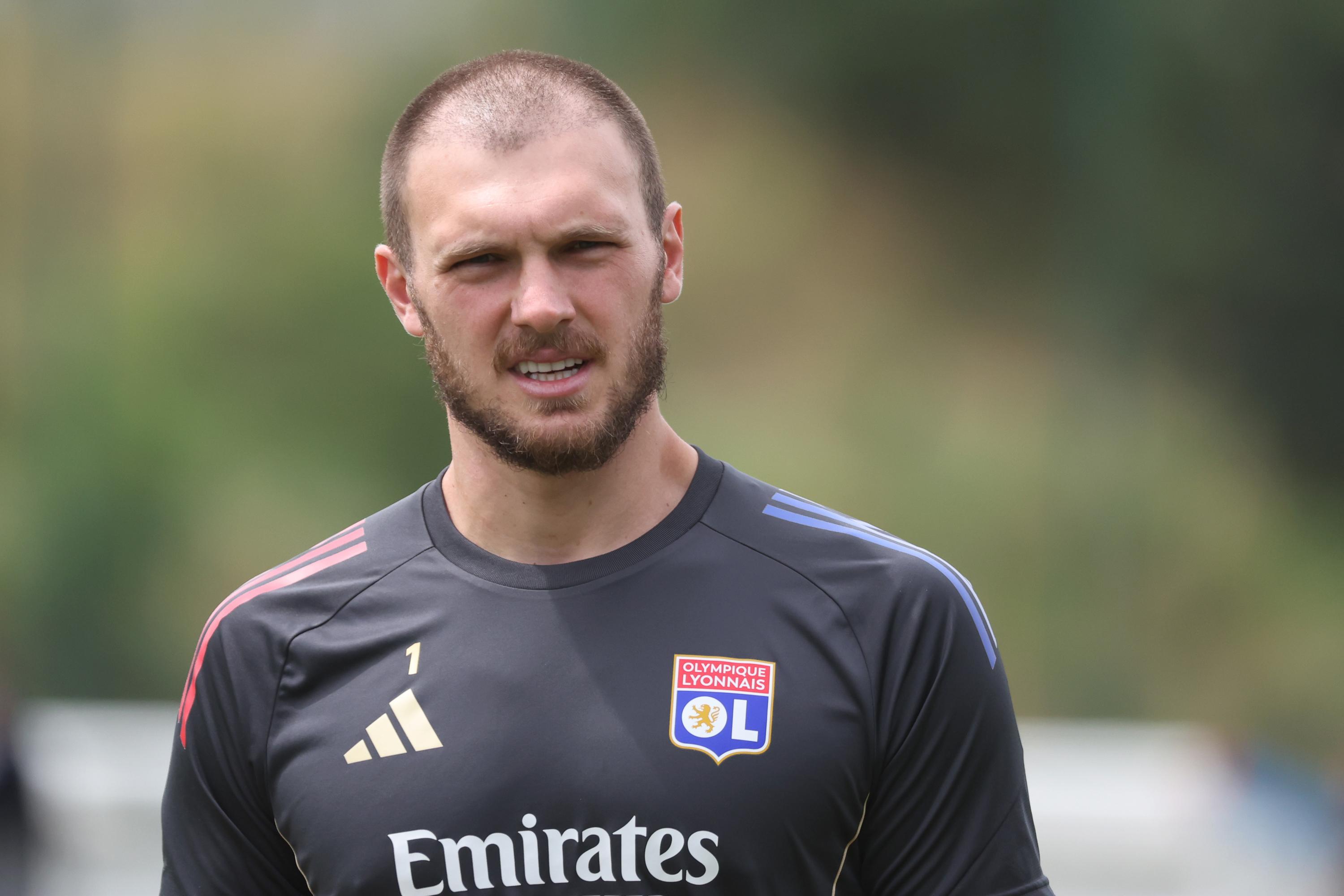 Mercato : le gardien de l’OL Lucas Perri va rejoindre Leeds