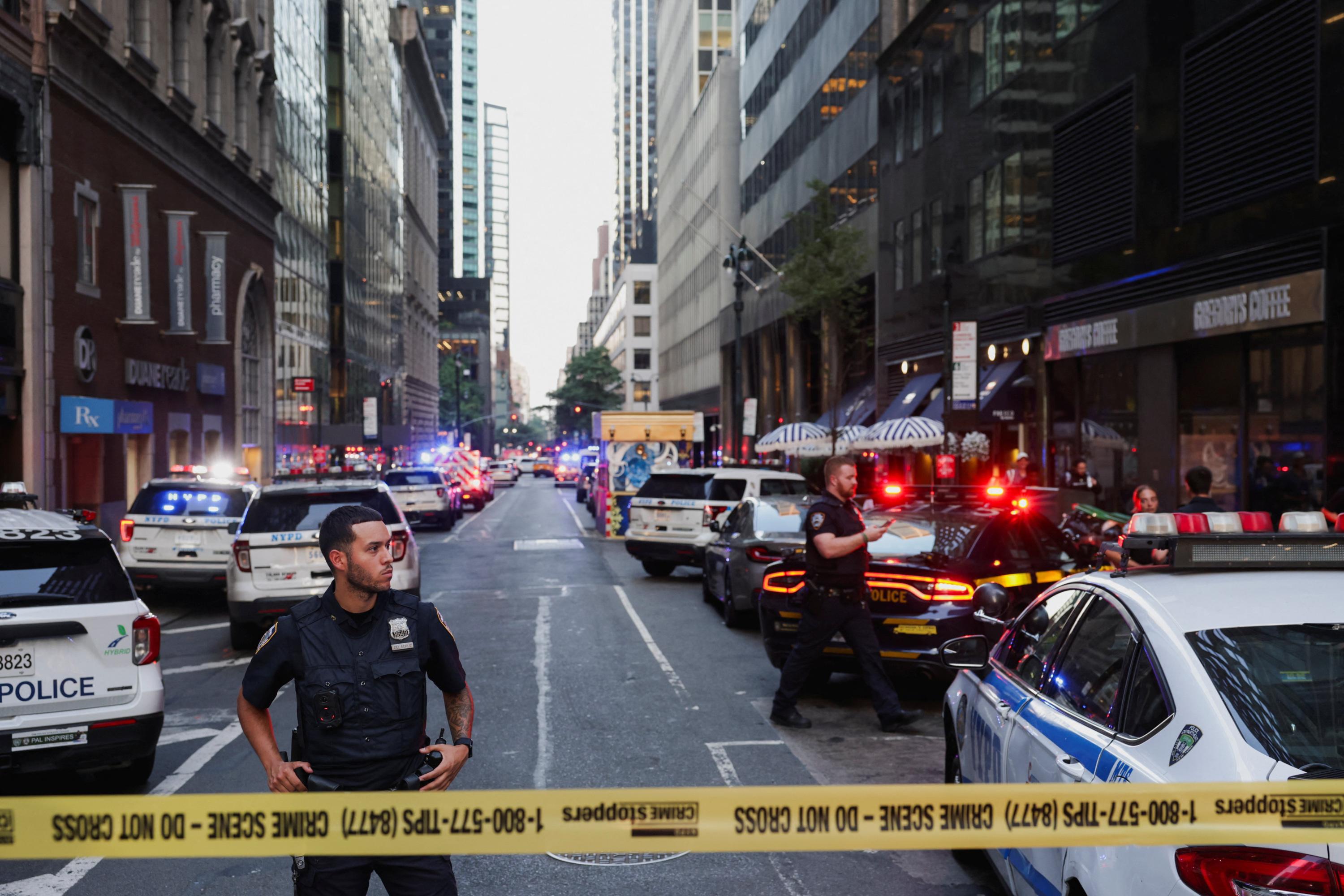 Tragédie à Manhattan : Cinq morts dans une fusillade