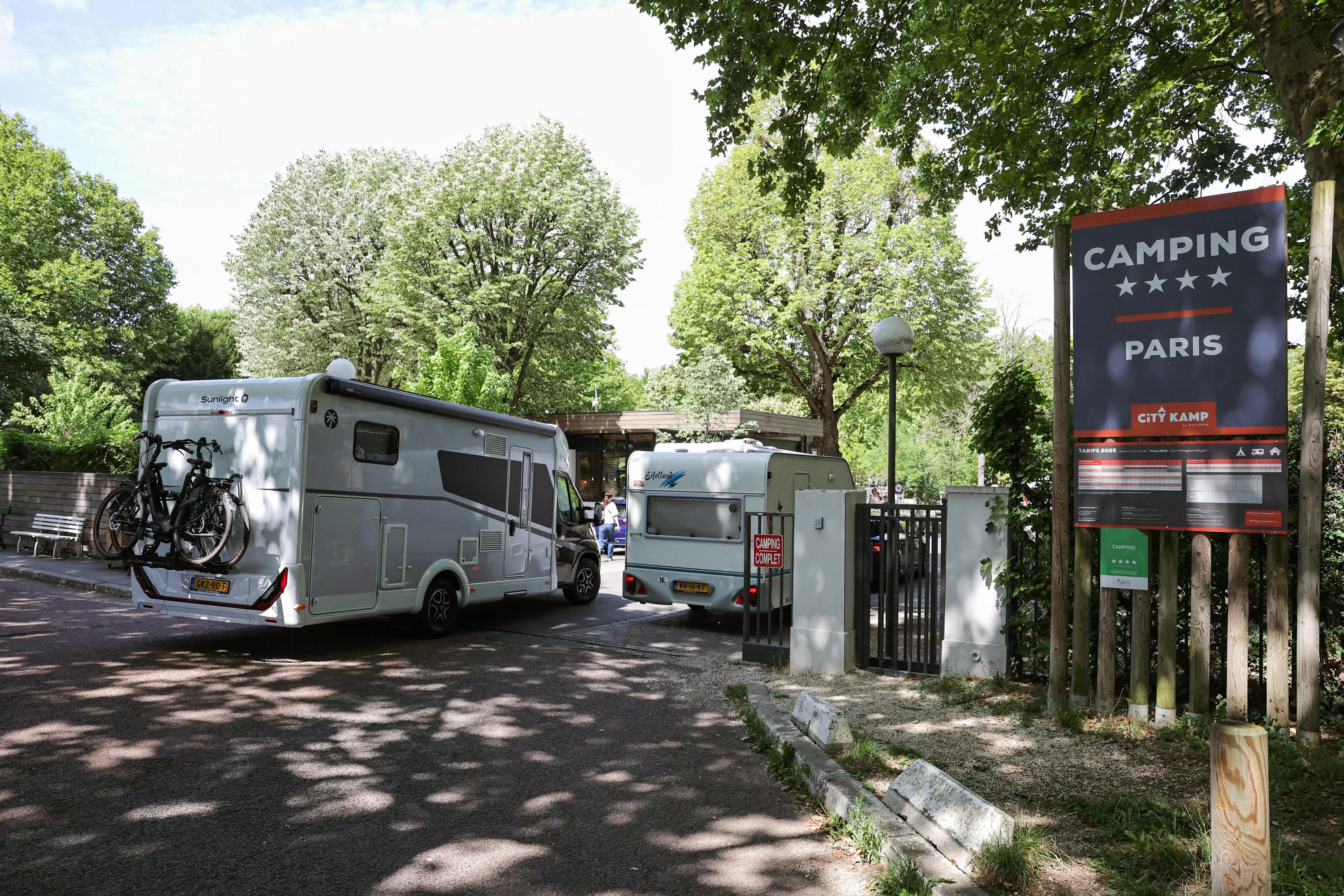 «On a été vraiment surpris d’en trouver un » : le Camping de Paris fait le plein