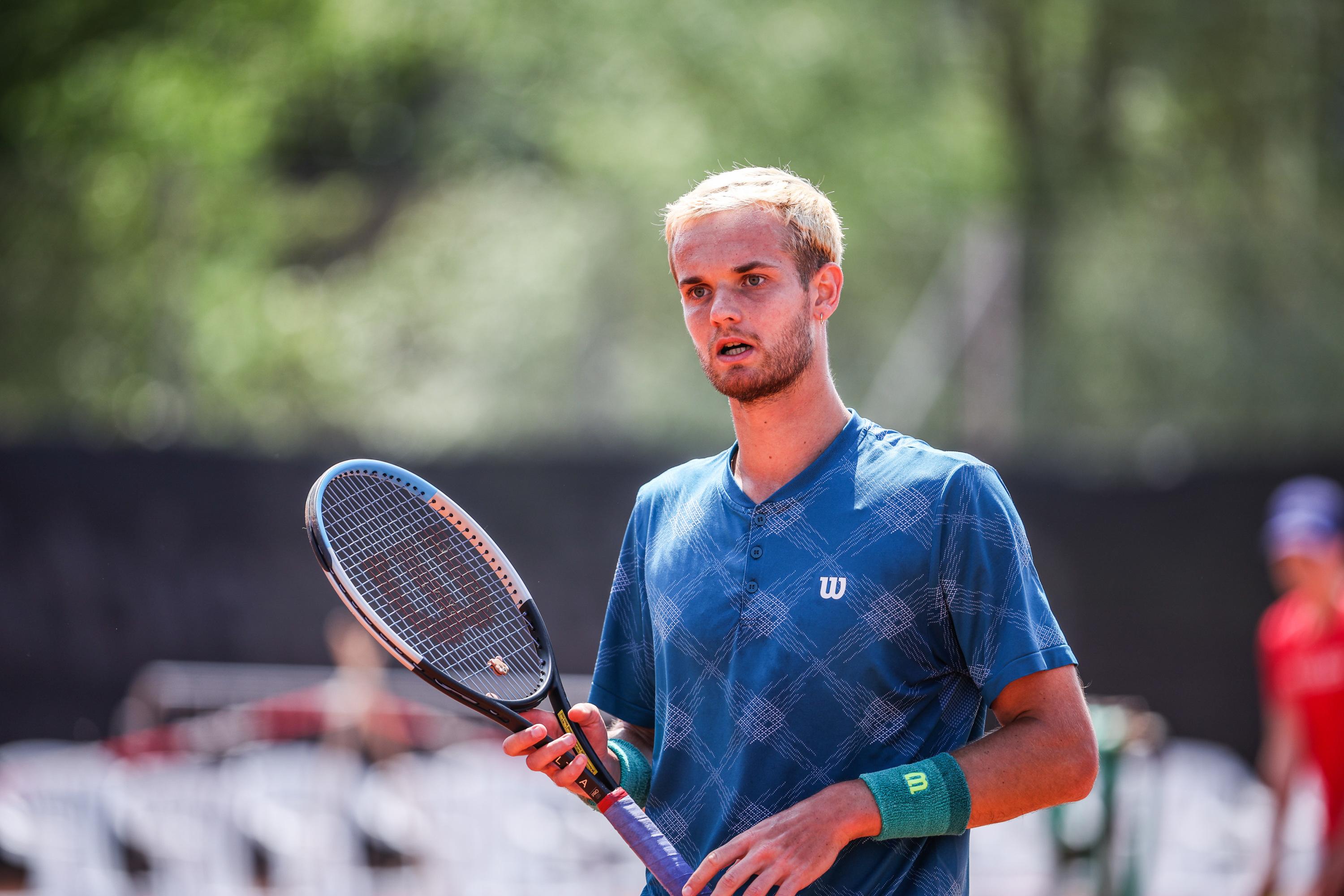 Tennis : un joueur allemand disqualifié pour avoir pris une douche après le 1er set en Grèce