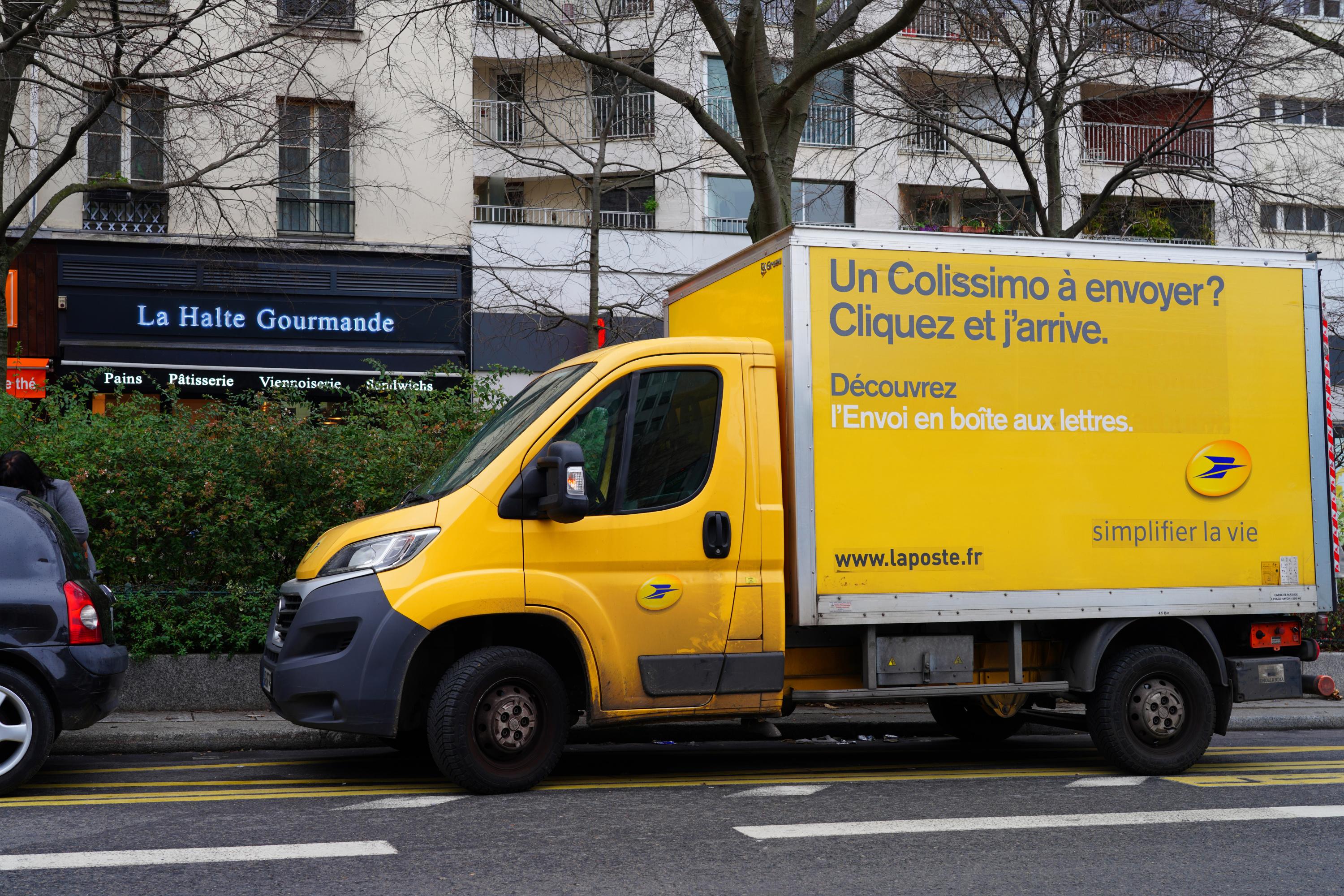 La Poste suspend les colis vers les États-Unis : Pourquoi ?