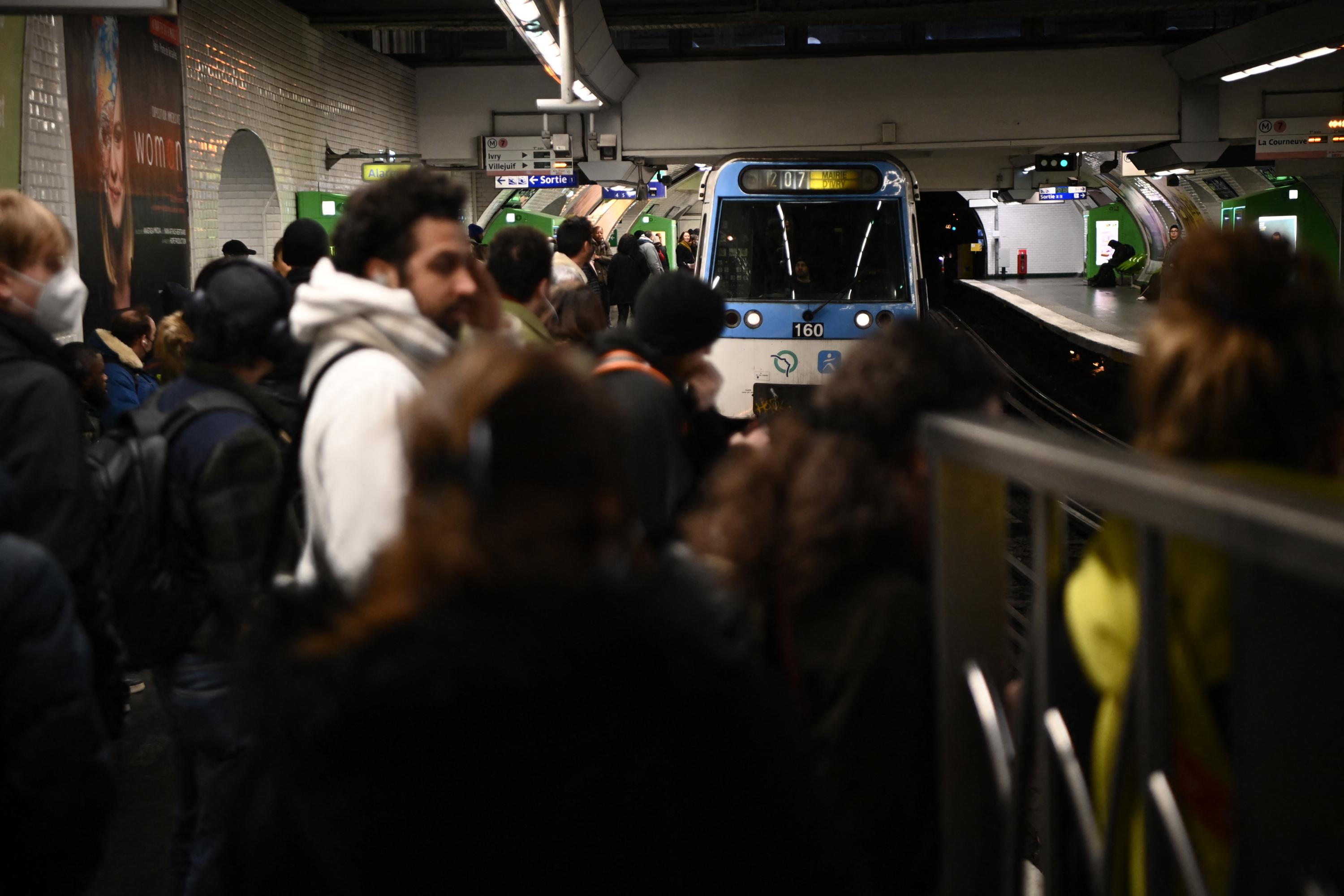 «Journée noire à la RATP» : les syndicats prévoient une mobilisation «historique» dans le métro parisien pour la grève du 18 septembre