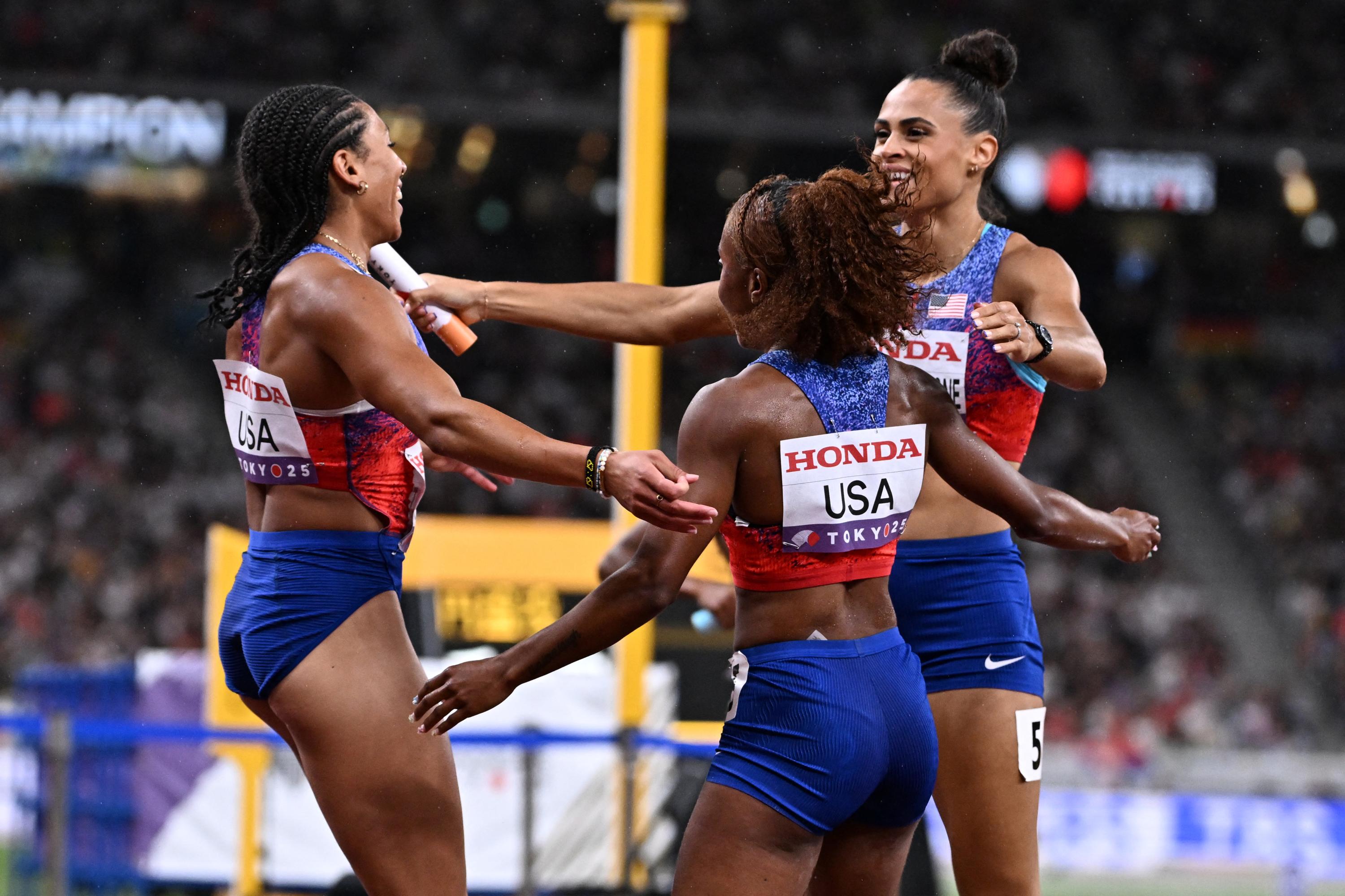 Mondiaux d'athlétisme : portées par Sydney McLaughlin-Levroneles, Américaines sacrées sur le 4x400 m