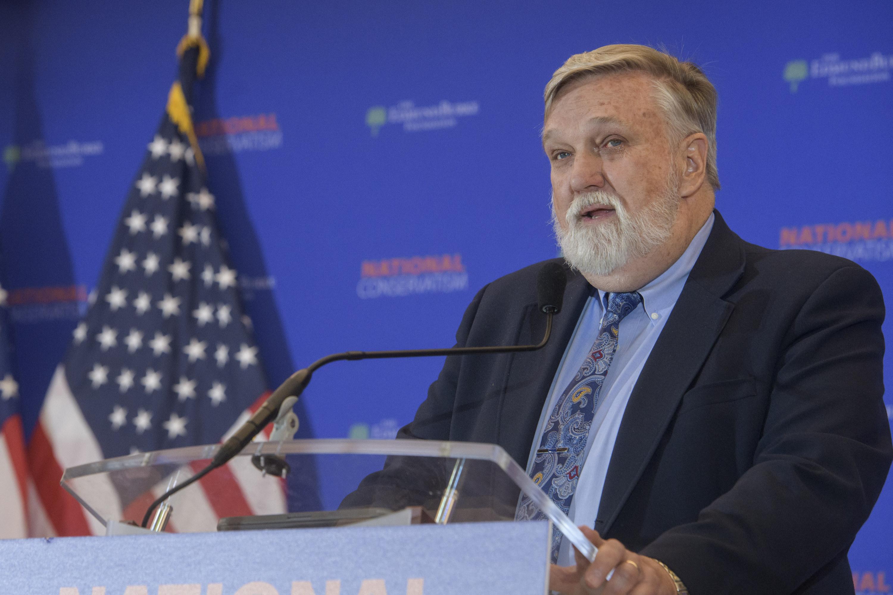 «Le Christ ou le chaos» : aux États-Unis, derrière le pasteur Douglas Wilson, l’essor du nationalisme chrétien