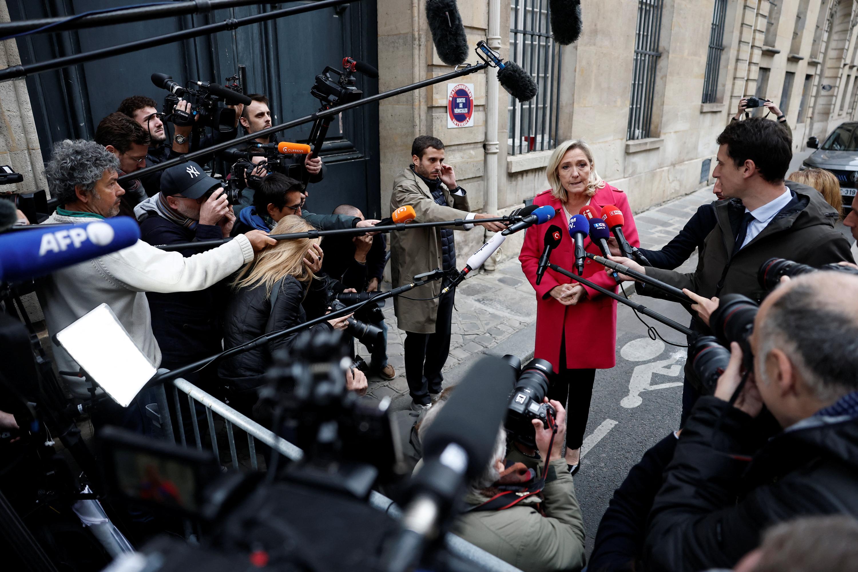 Marine Le Pen Considers Censuring Prime Minister Lecornu Amidst Rising Political Tensions