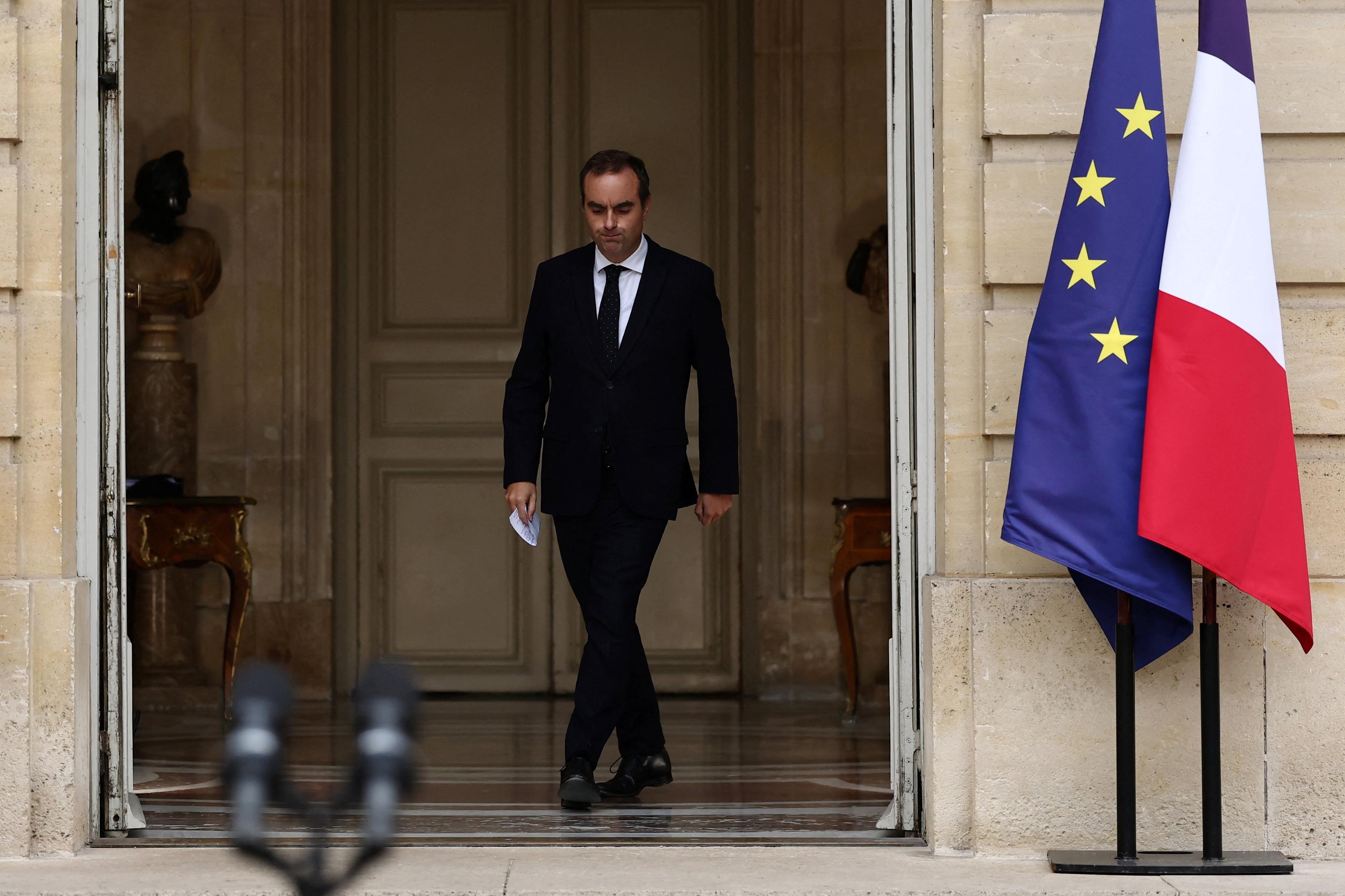 Après La Démission De Sébastien Lecornu, Une Majorité De Français Réclame Celle D’emmanuel Macron