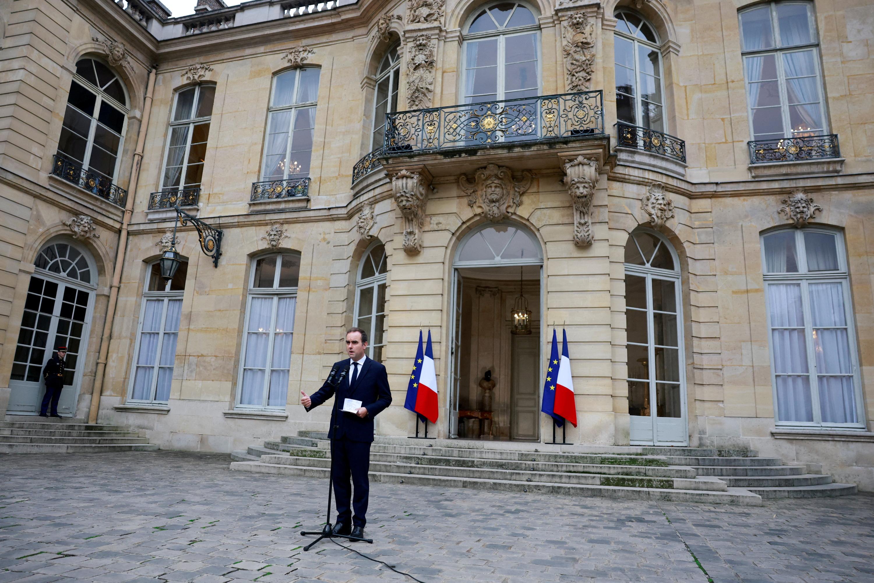 French Government Faces Political Crisis as Macron Prepares New Prime Minister Appointment