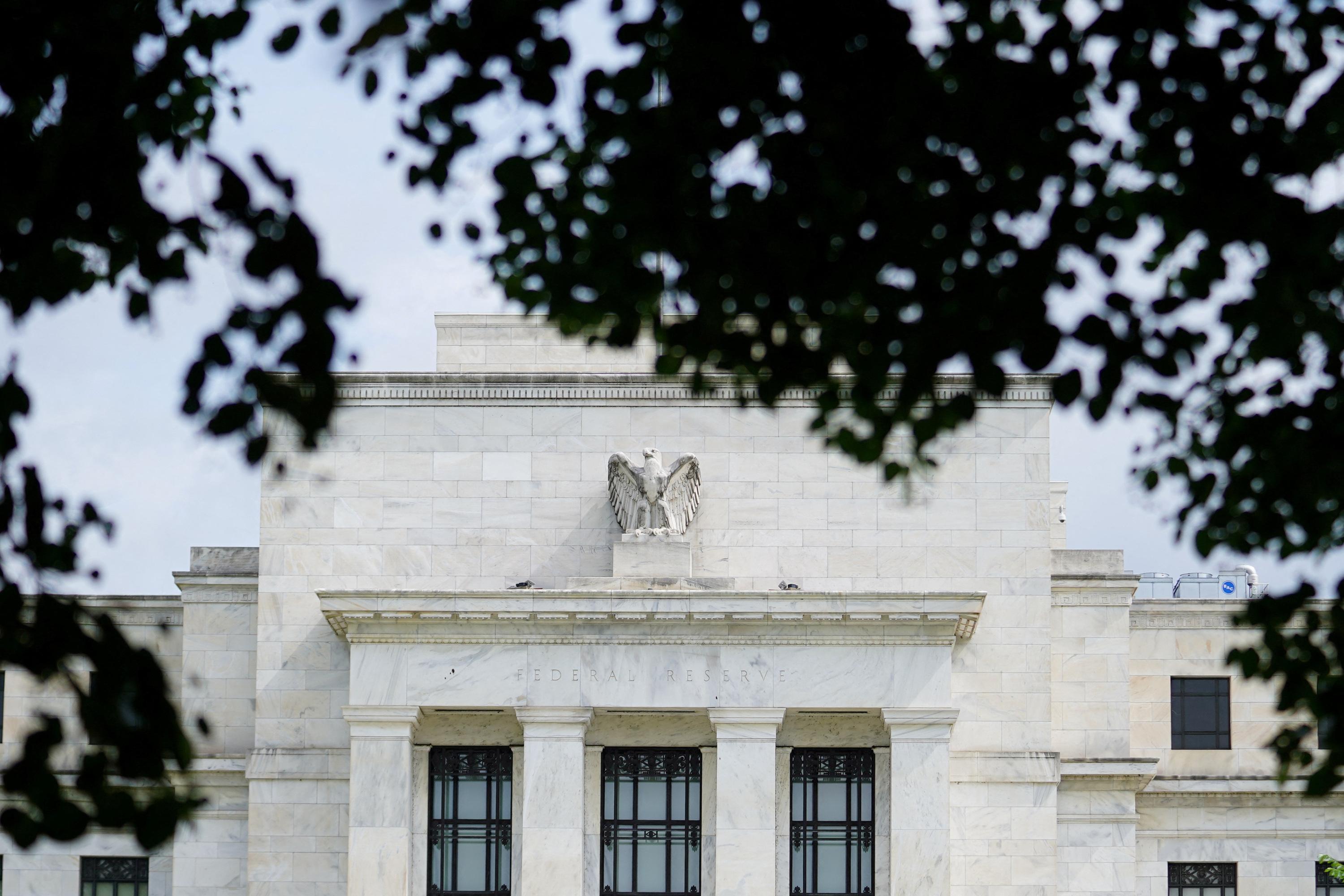 Baisse de taux de la Fed : plusieurs gouverneurs étaient sceptiques, révèle un compte rendu