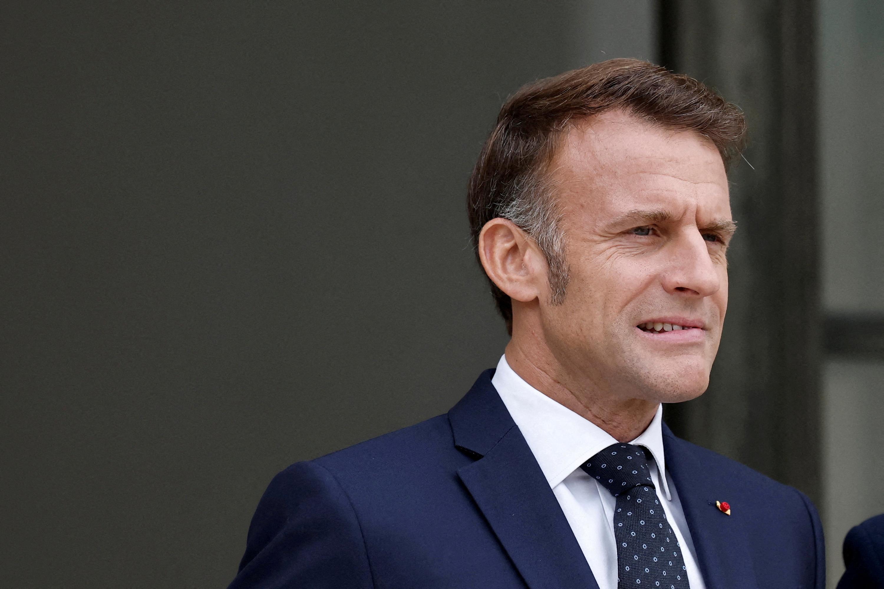 La Destituzione del Presidente Francese: Una Procedura Complessa e le Sue Possibili Conseguenze