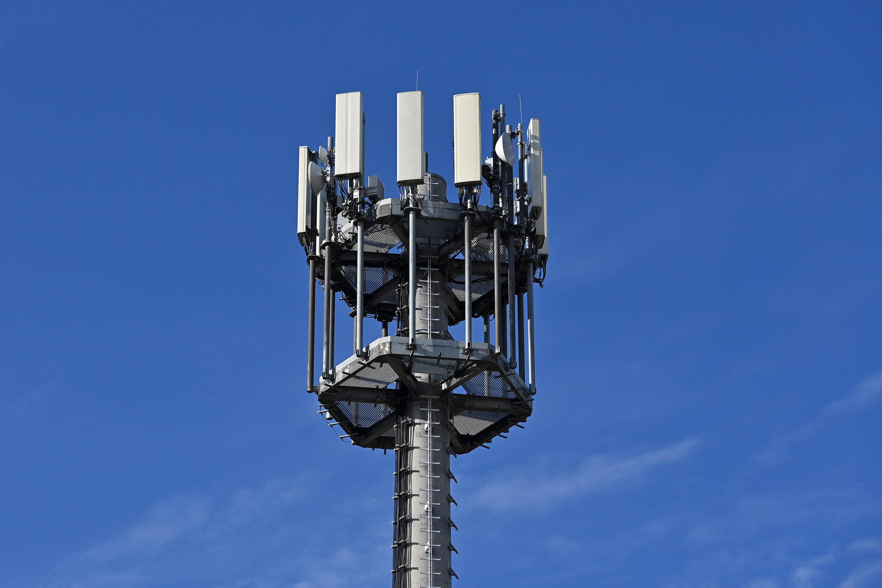 « On nous a vendu monts et merveilles » : des usages aux revenus, cinq ans après, le bilan mitigé de la 5G