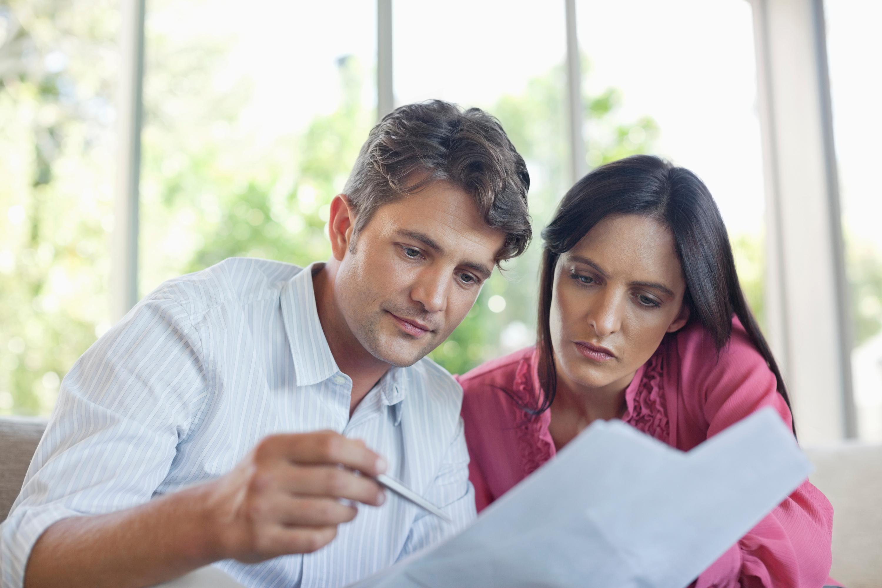 La lecture attentive des documents de la copropriété et l’analyse fine des rapports de force sont indispensables pour sécuriser un achat immobilier en copropriété.