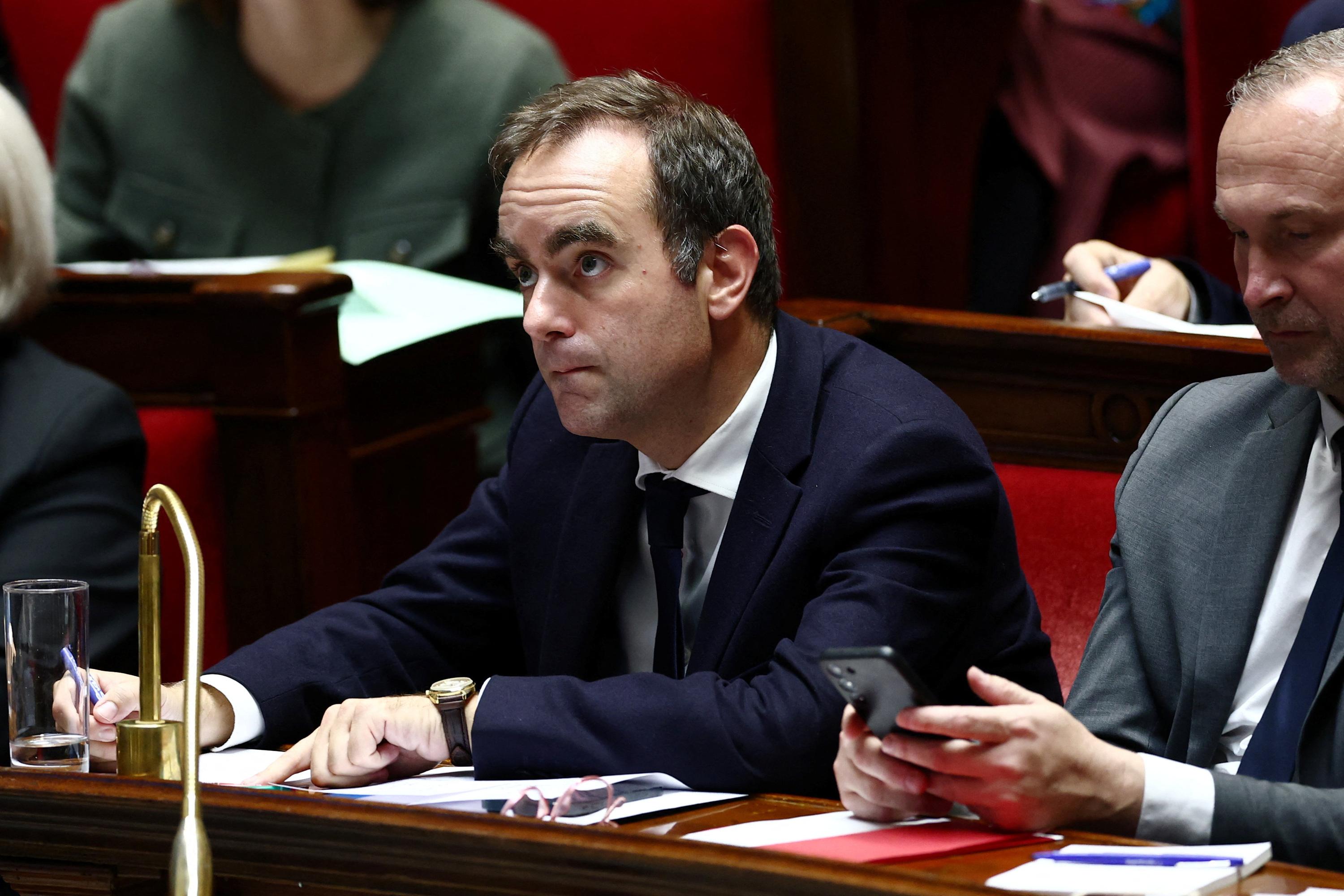 « Évacué à une vitesse olympique » : avec un discours de 34 minutes, Sébastien Lecornu s’est acheté plus de temps