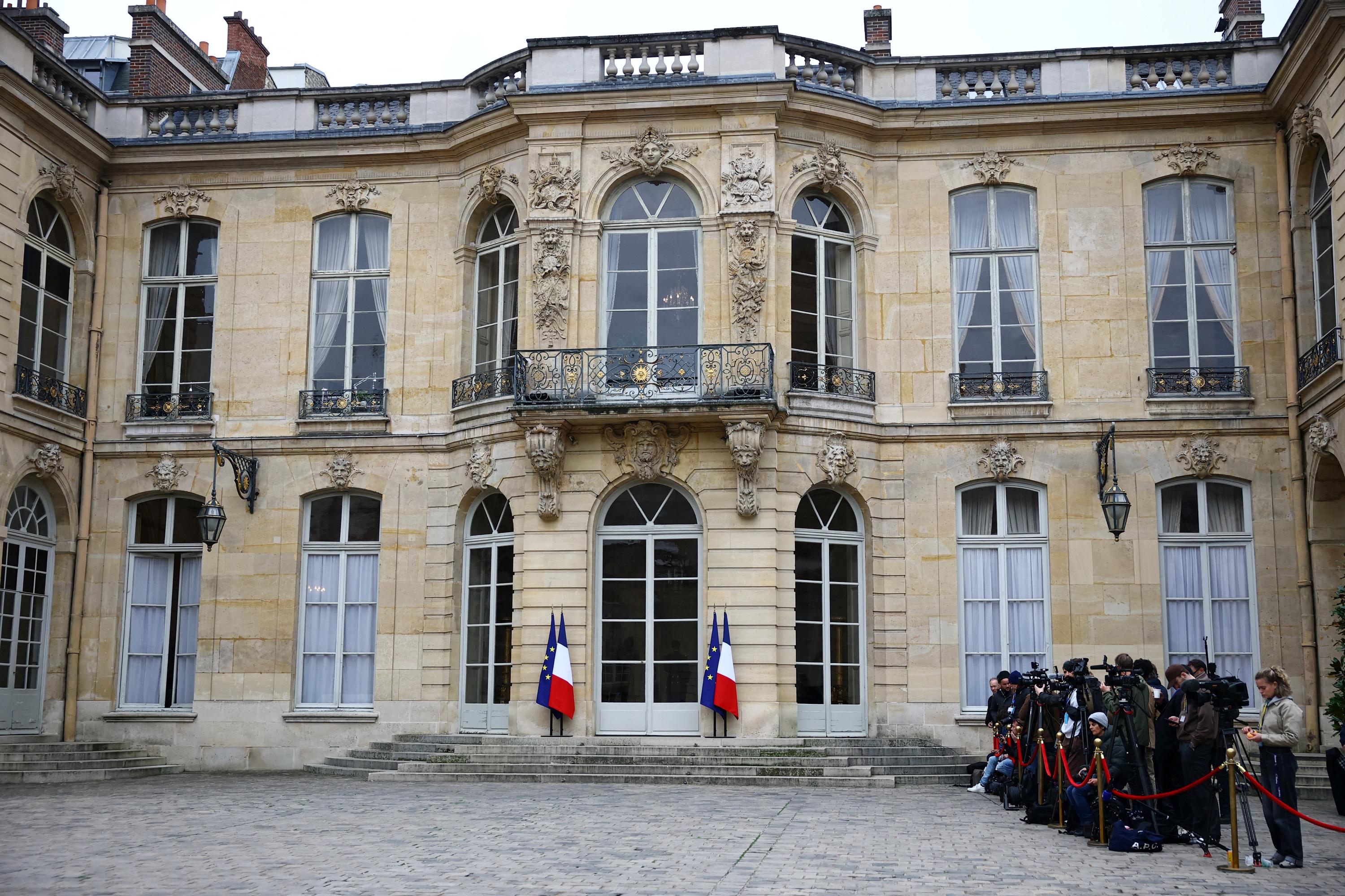 Retraite, productivité, baisse du chômage... La recette des économistes rattachés à Matignon pour stabiliser la dette