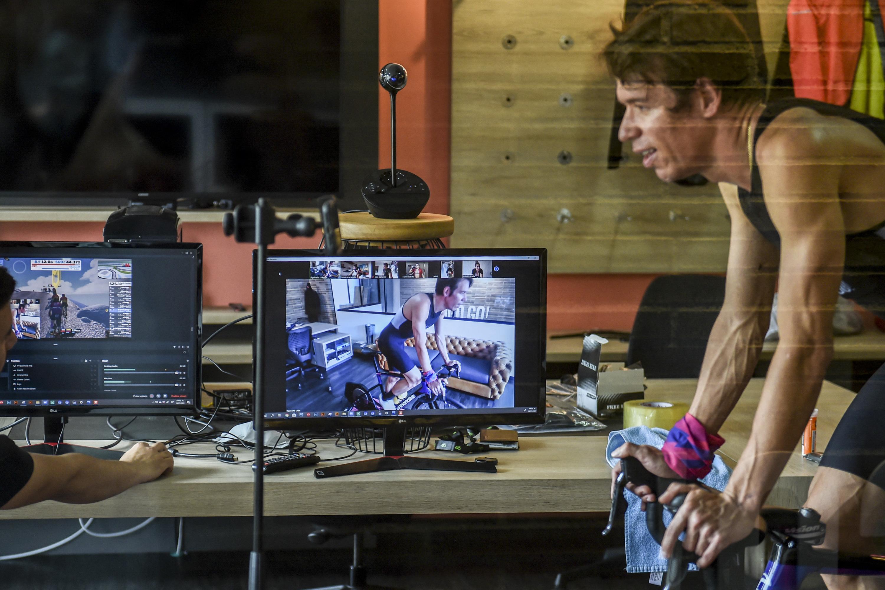 Gravir le Mont Ventoux depuis son salon... Comment Zwift a révolutionné la pratique du vélo d’intérieur