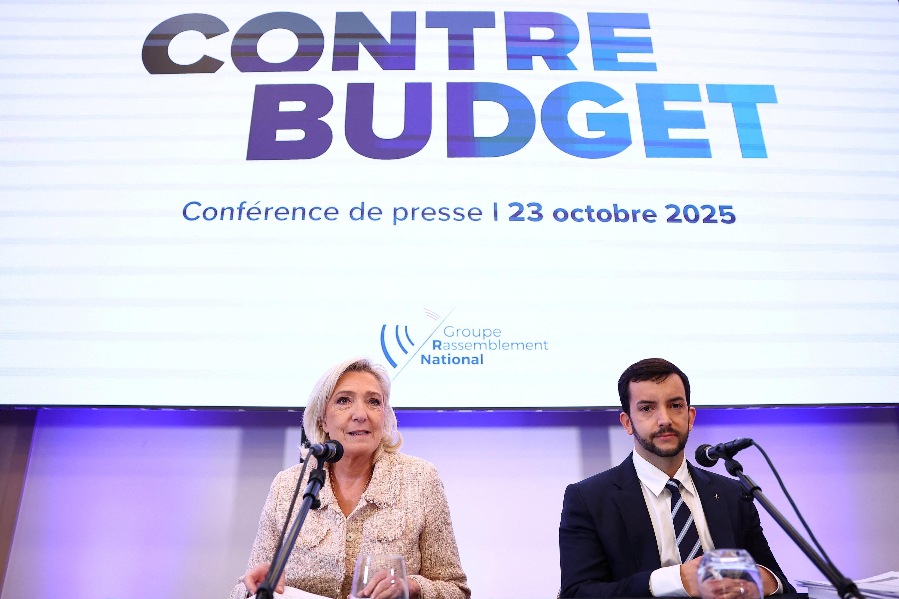 Il Partito di Marine Le Pen Propone un Contro-Bilancio con 36 Miliardi di Euro di Risparmi