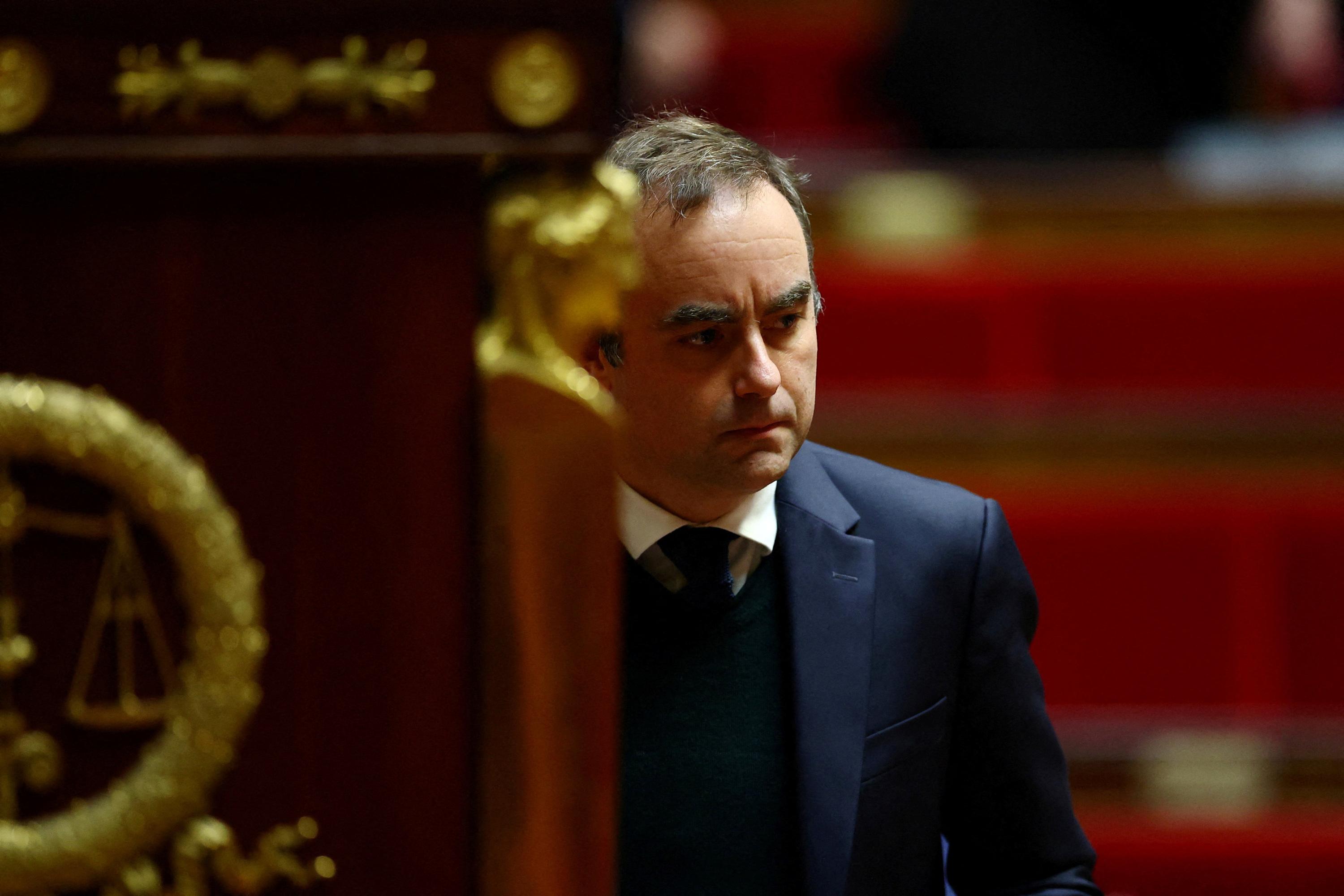 Political Tensions Escalate with Fiscal Mishaps and 2027 Presidential Candidacies in France