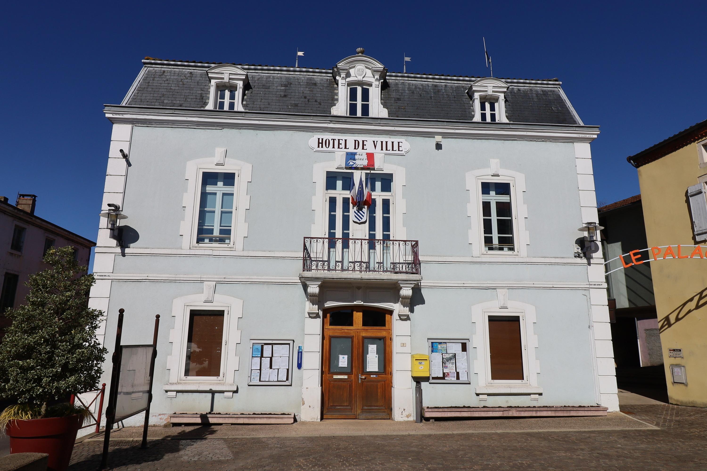 Les maires s’insurgent contre le poids des normes et des coupes budgétaires