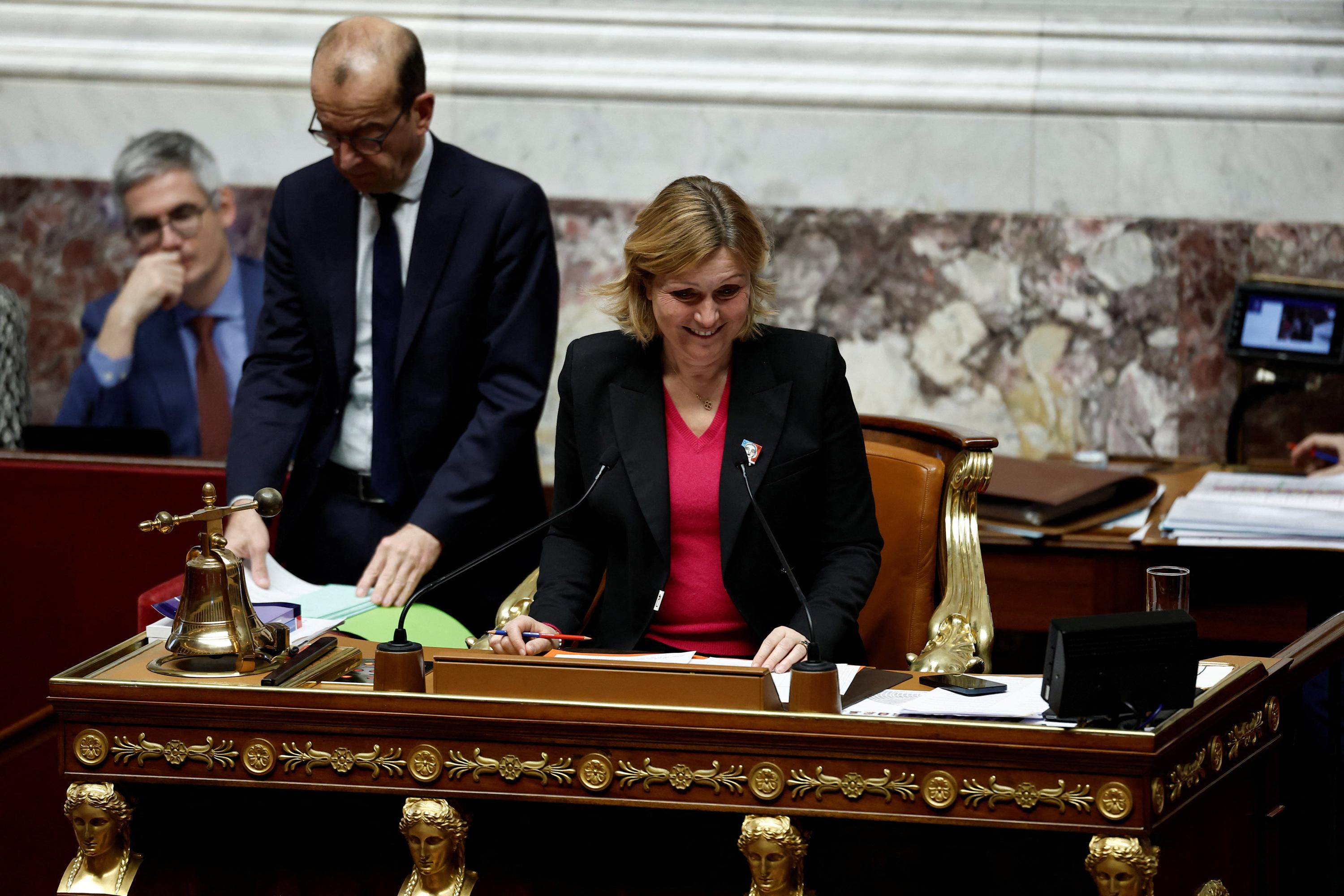 EN DIRECT - Budget 2026 : «Ils ont tort», lance Braun-Pivet à l’encontre des politiques qui appellent Lecornu à utiliser le 49.3