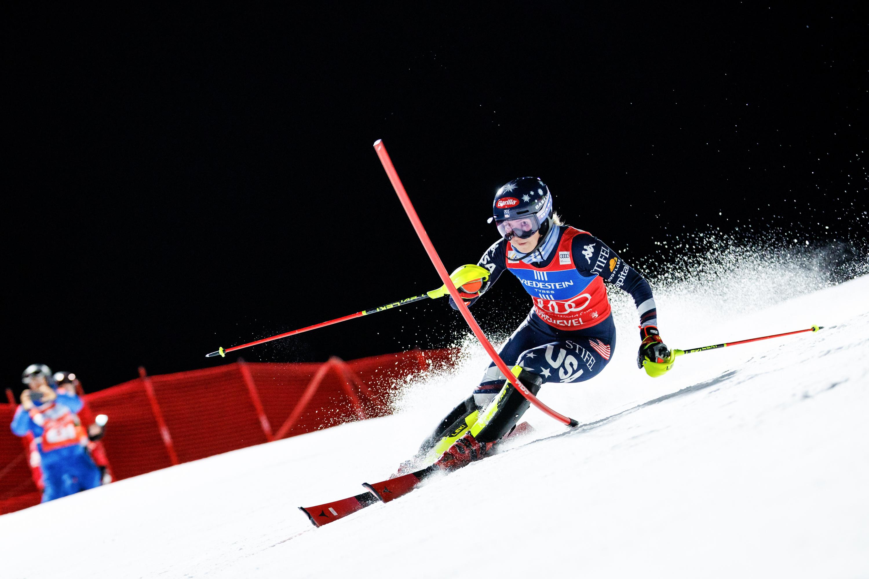 Ski alpin : Mikaela Shiffrin remporte haut la main le slalom de Courchevel, sa 105e victoire