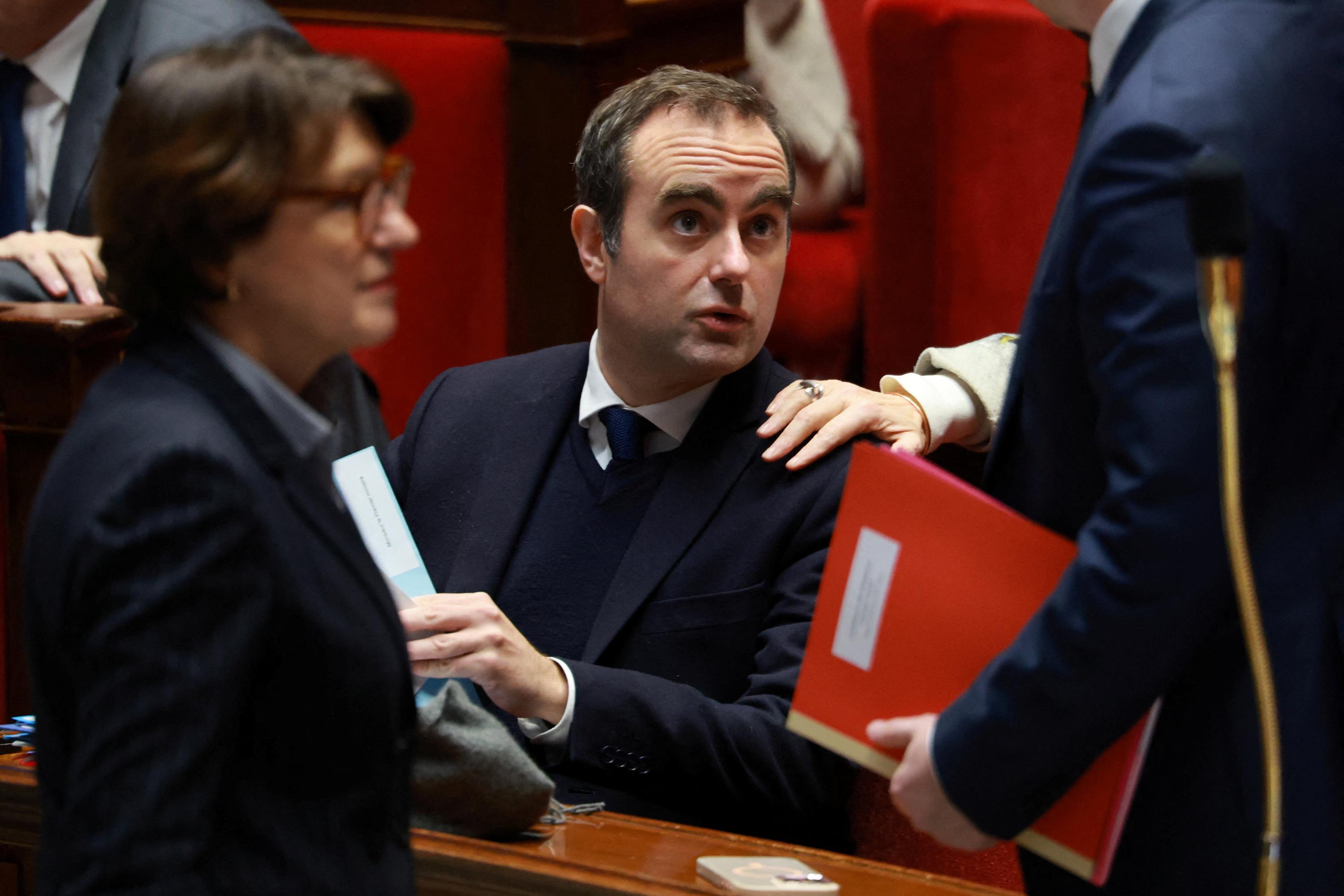 Budget 2026 : contre l’avis de Macron, Lecornu rechigne à envisager une adoption du texte par 49.3