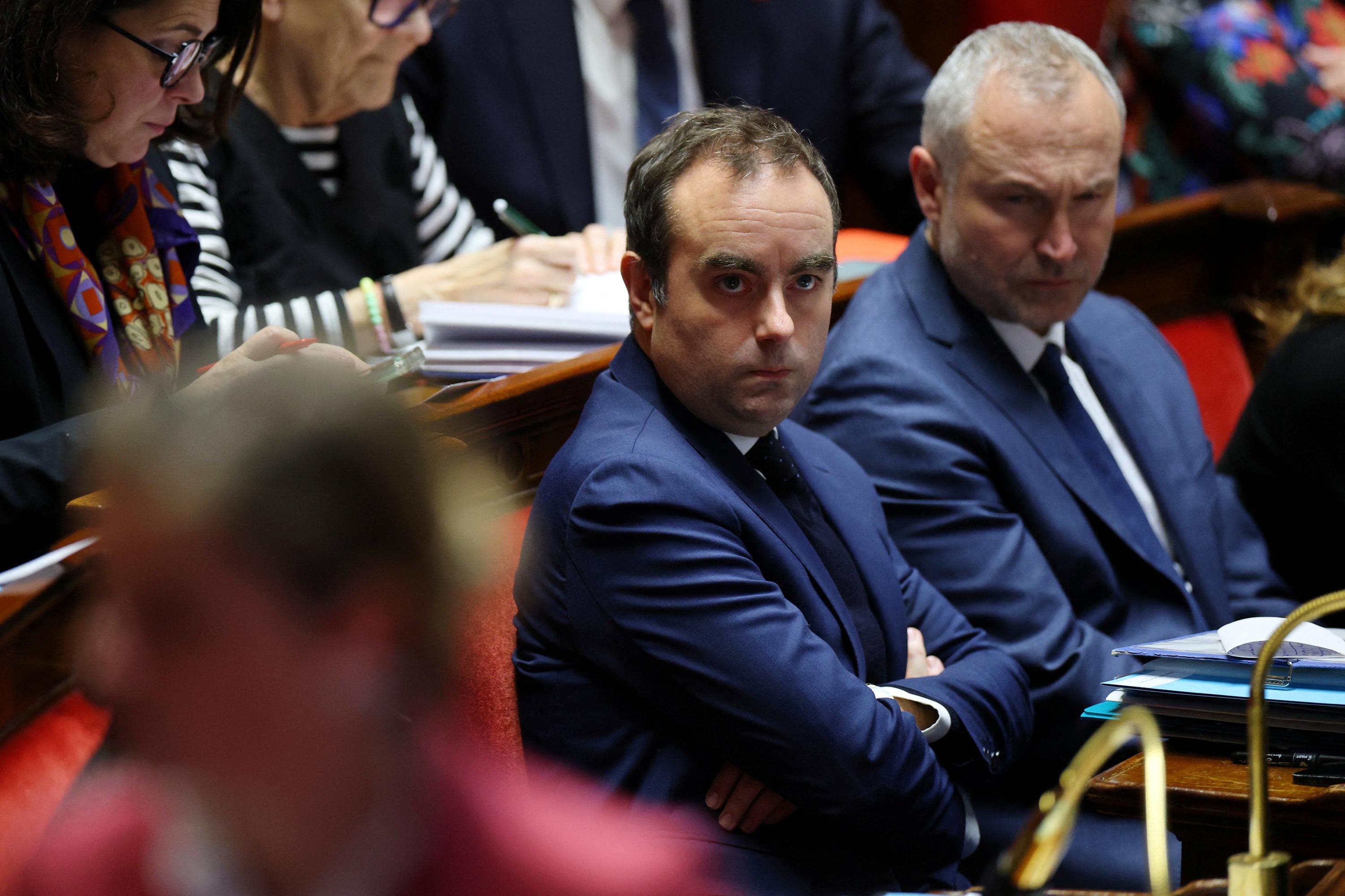 Deadlock and Political Shifts Complicate France's 2026 Budget Negotiations