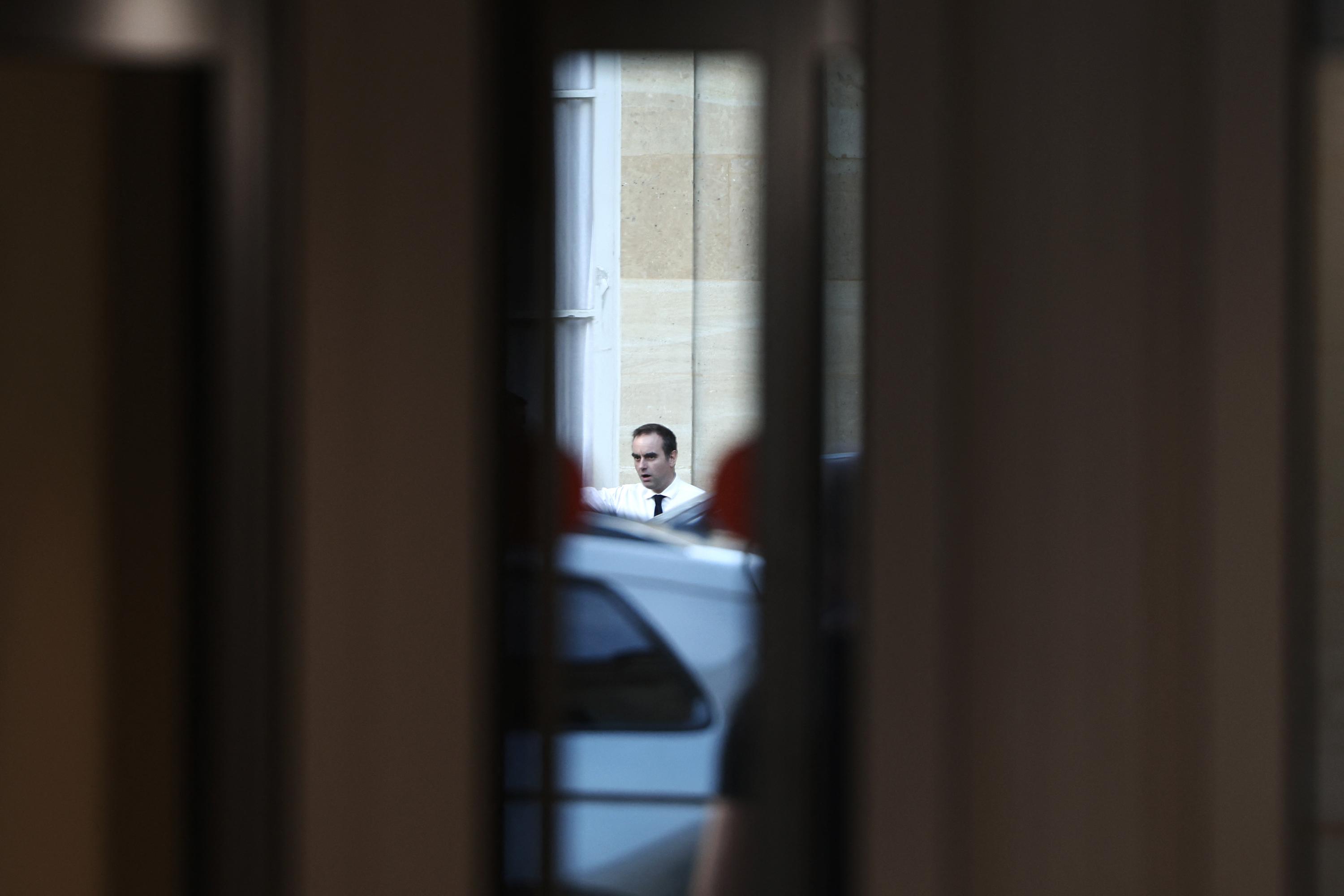 Combien pourrait rapporter la fin des privilèges des anciens premiers ministres et ministres de l'Intérieur