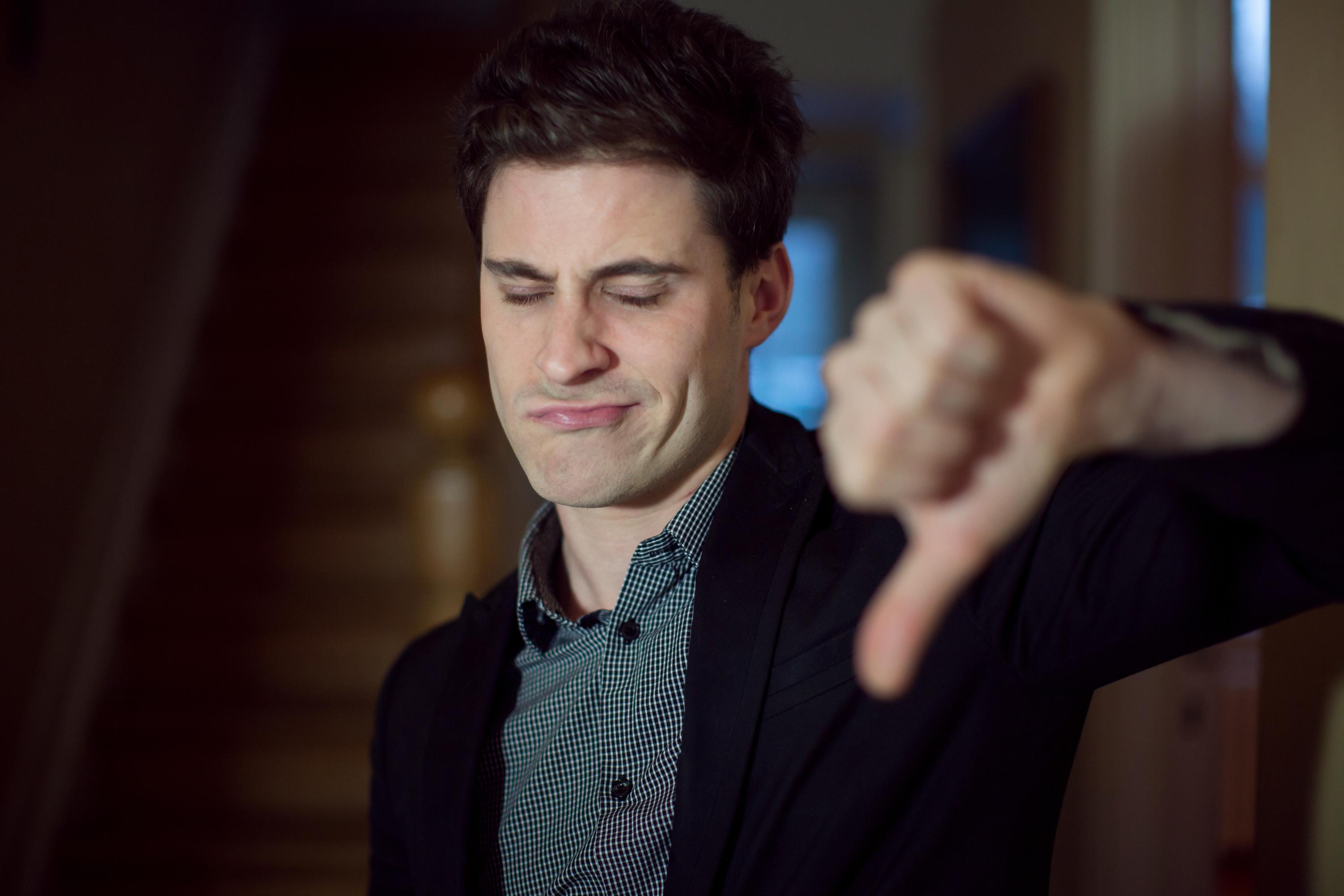 Cette affiche qui se moque lourdement des syndics déclenche une nouvelle polémique