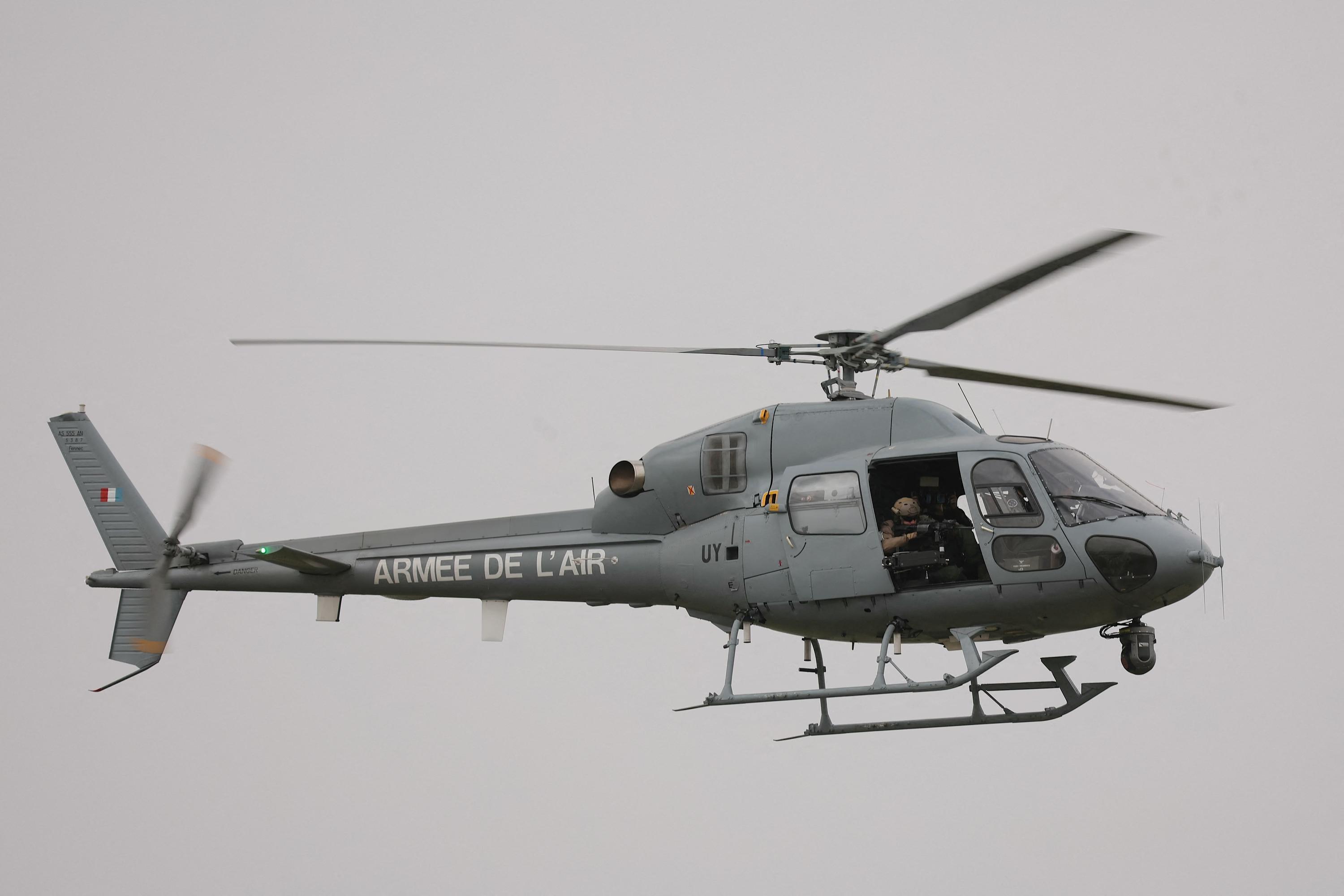 Gard : un hélicoptère de l’armée de l’Air effectue un «posé d'urgence», l'équipage indemne