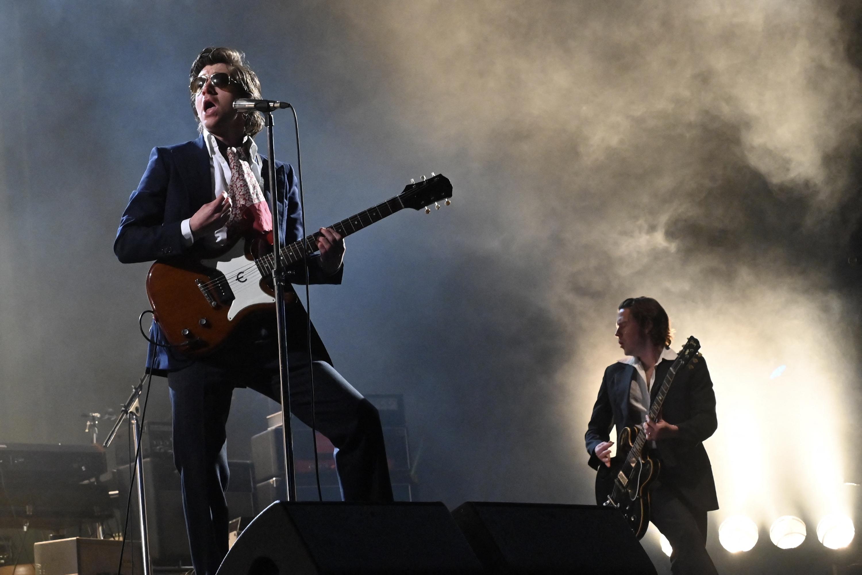 Arctic Monkeys sort un titre en soutien aux enfants victimes de la guerre