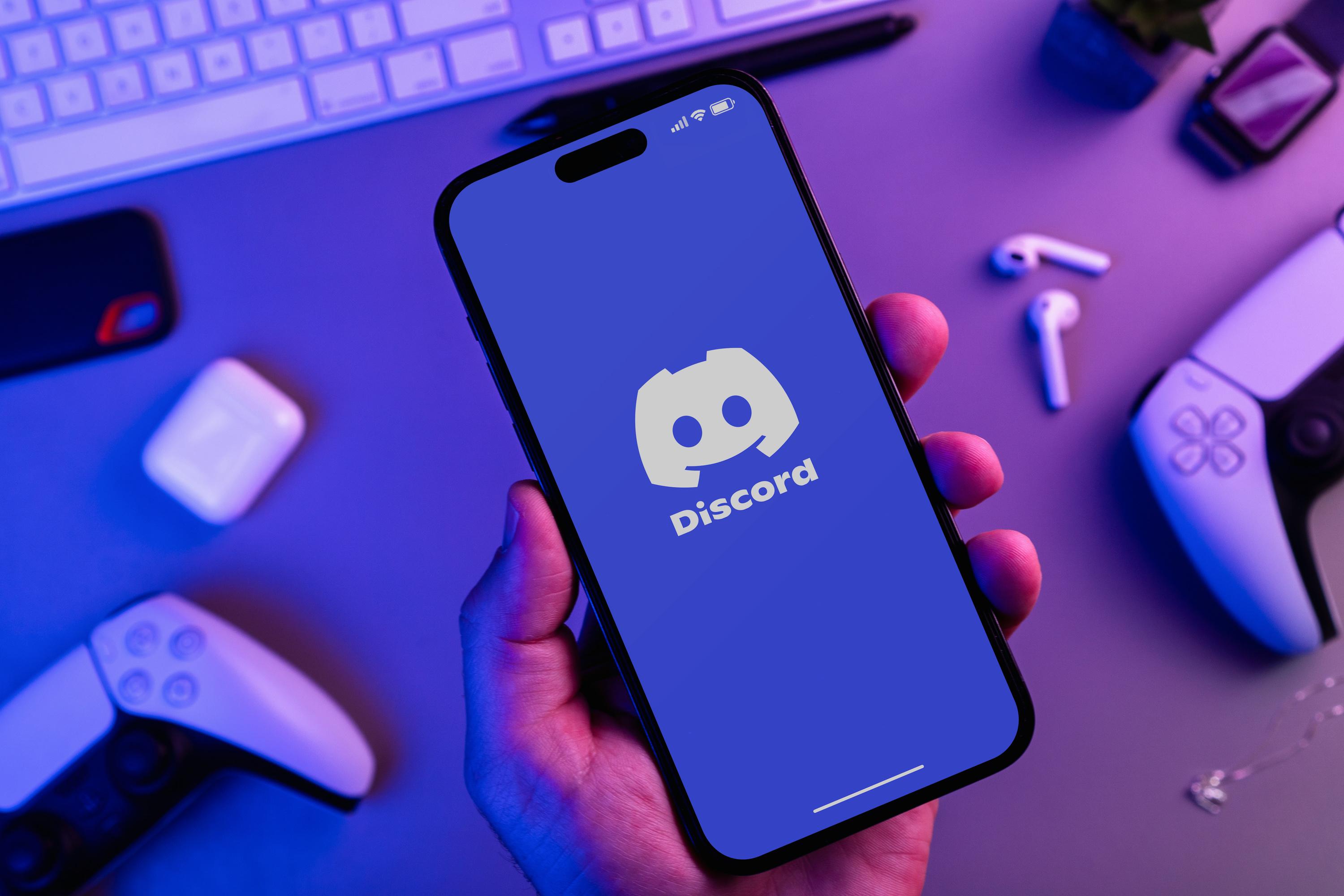 Le réseau social Discord va vérifier l’âge de ses utilisateurs, qui seront tous considérés comme mineurs par défaut