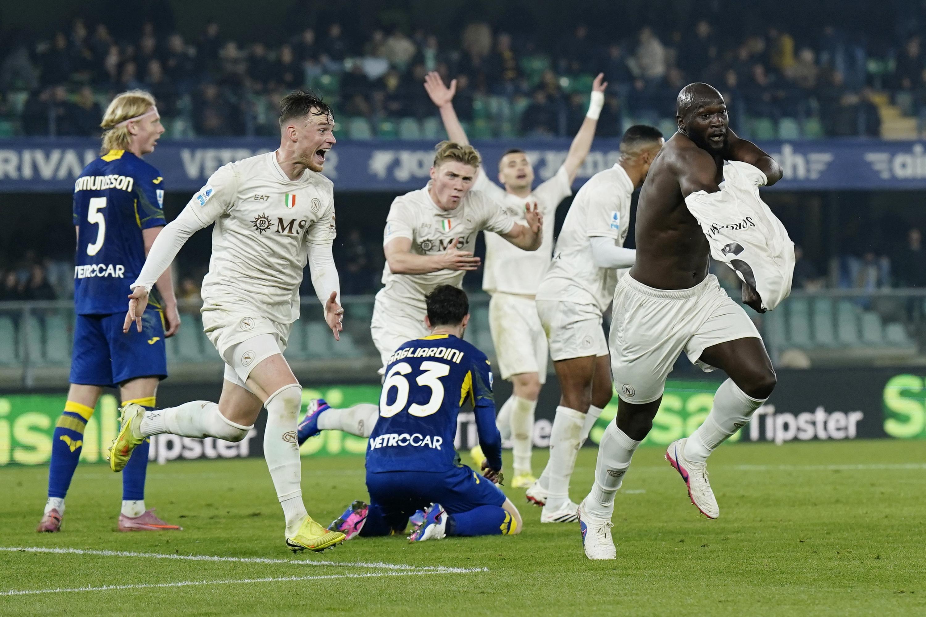 Serie A : grâce à Lukaku, Naples s’en sort in extremis face à la lanterne rouge