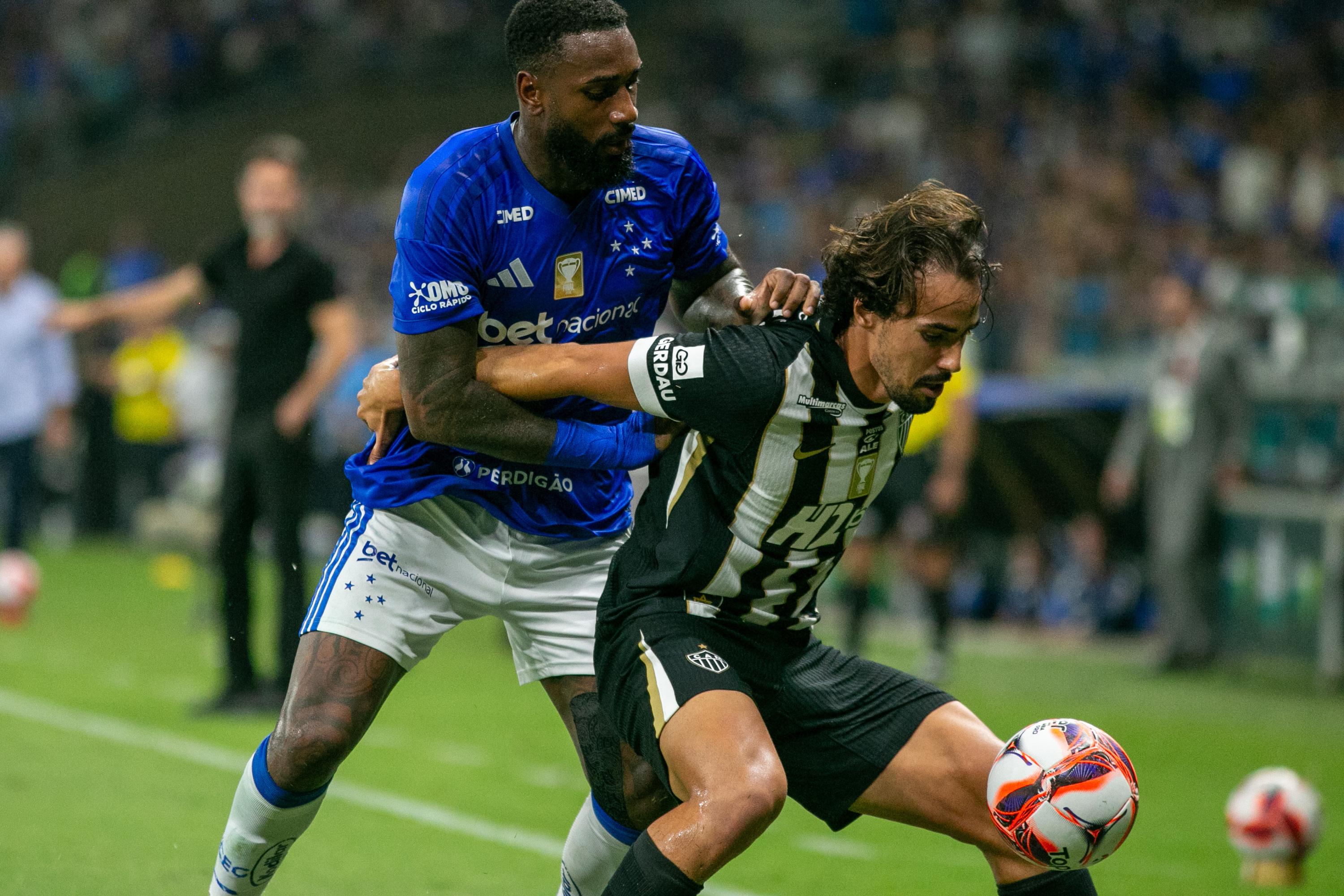 Foot : en vidéo, la terrible bagarre générale lors d'un match au Brésil