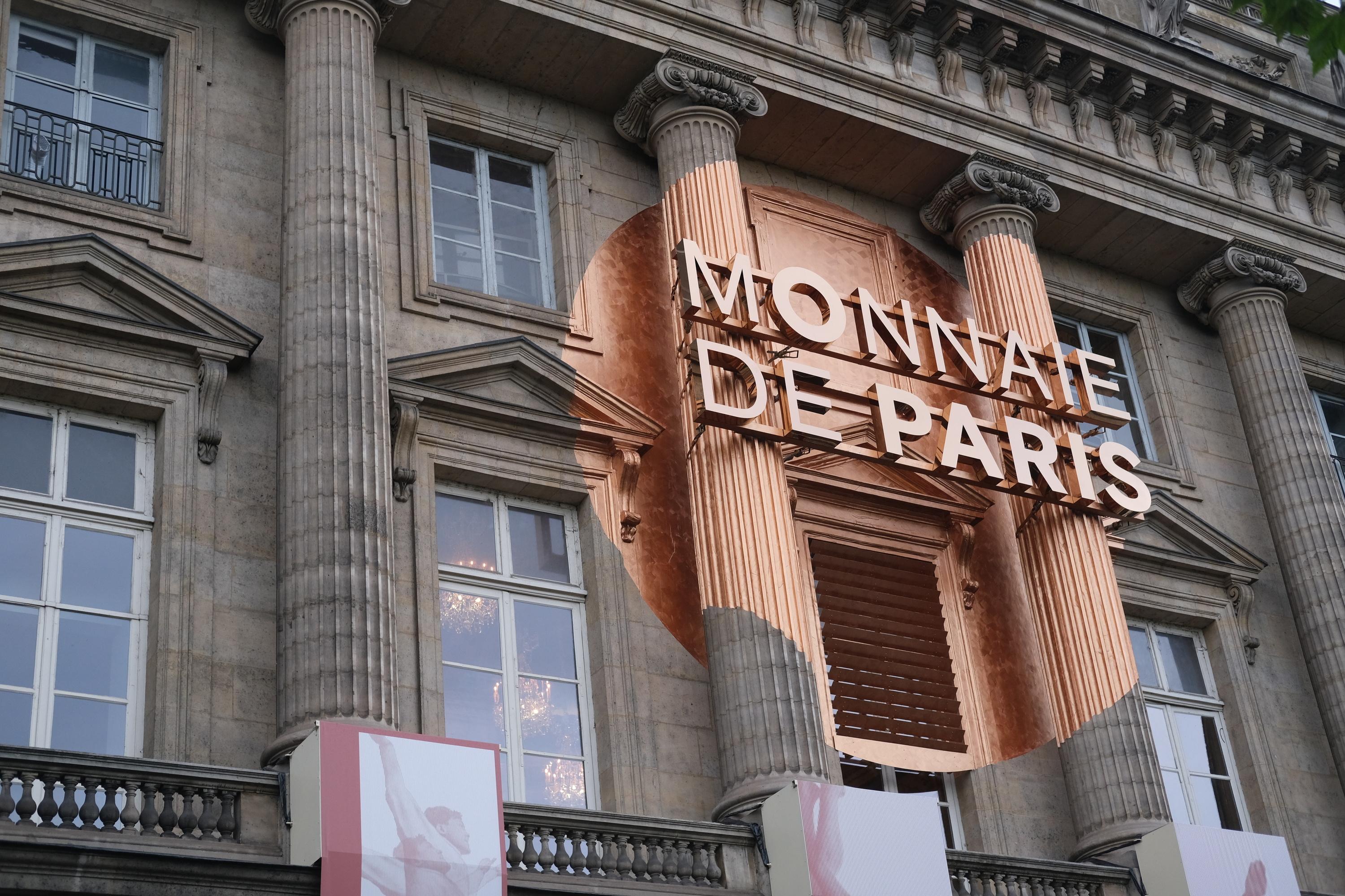 Pièces collectors, mini-médailles, horlogerie... la Monnaie de Paris se diversifie pour faire face au déclin du cash