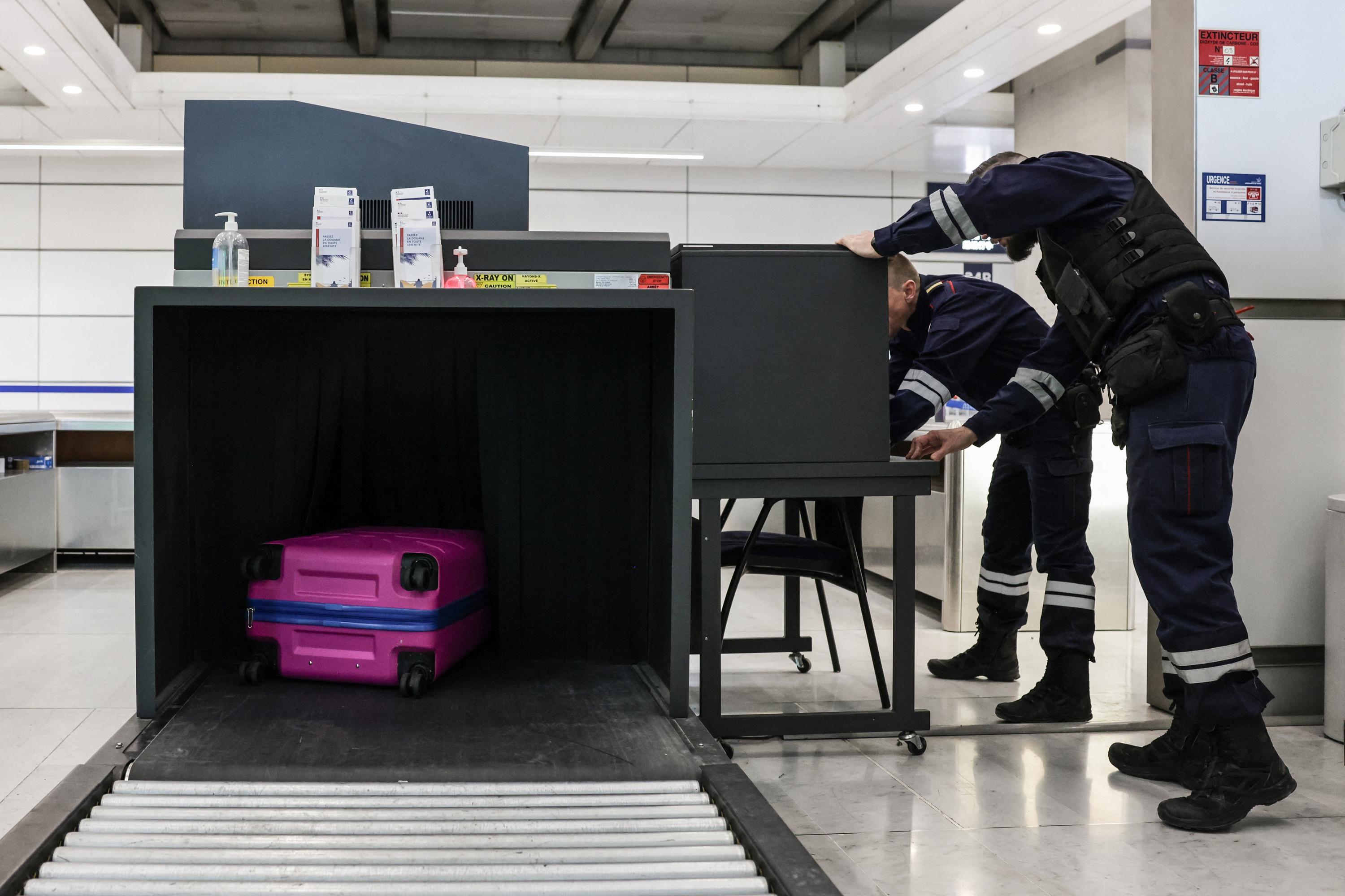 De nouvelles mesures de sécurité mises en place à l’aéroport de Nantes après le passage accidentel d’un enfant dans un scanner à bagages à rayons X