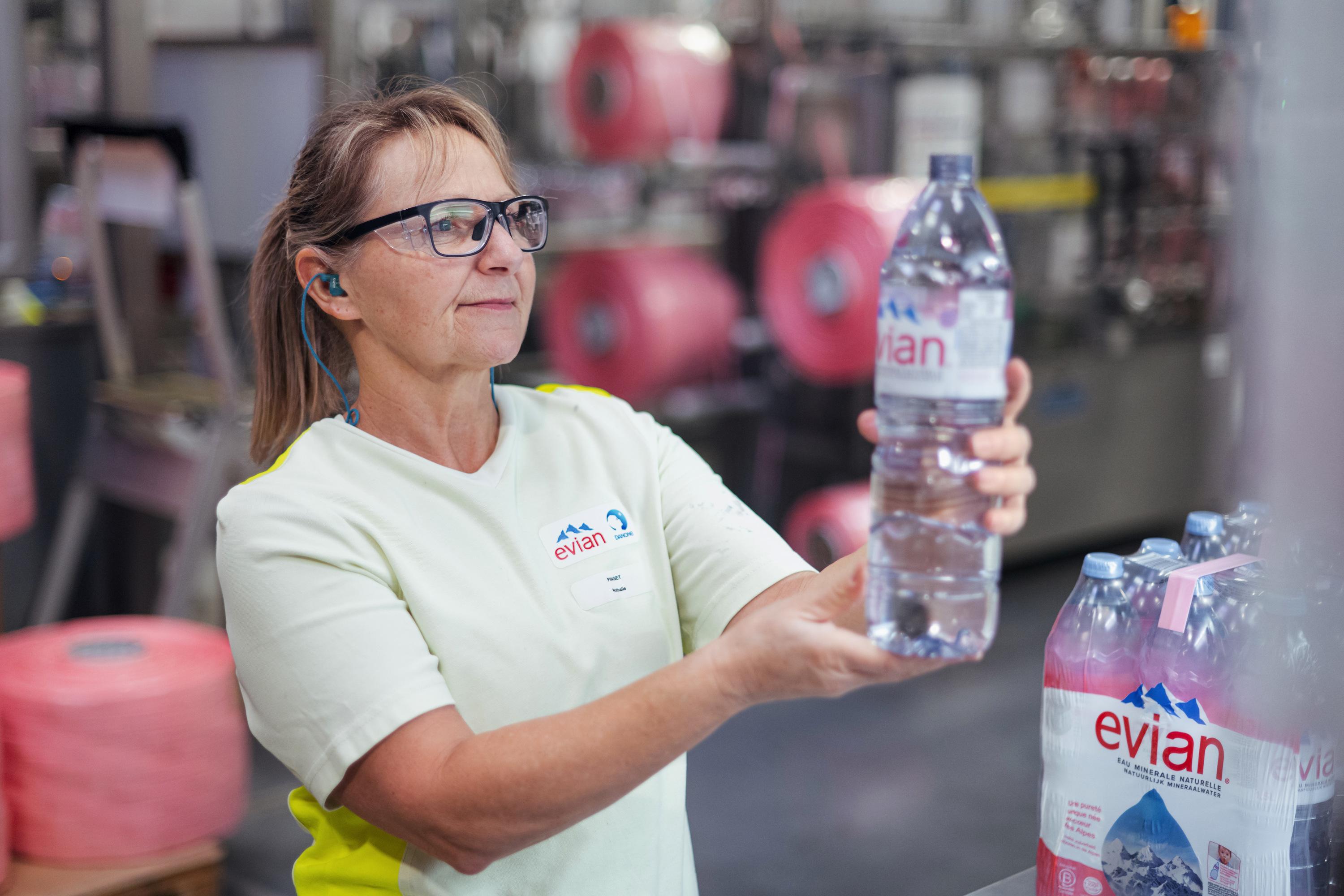 Comment Evian se démène pour préserver sa source bicentenaire… et son business
