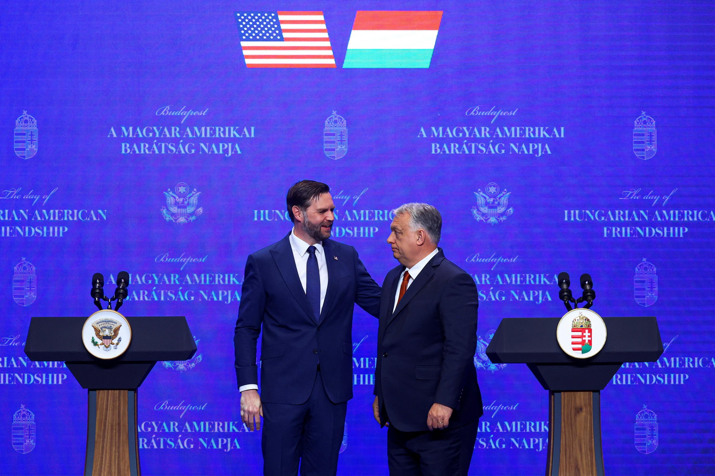 «Nous voulons votre victoire et nous nous battons ici avec vous»: JD Vance à Budapest pour sauver Viktor Orban