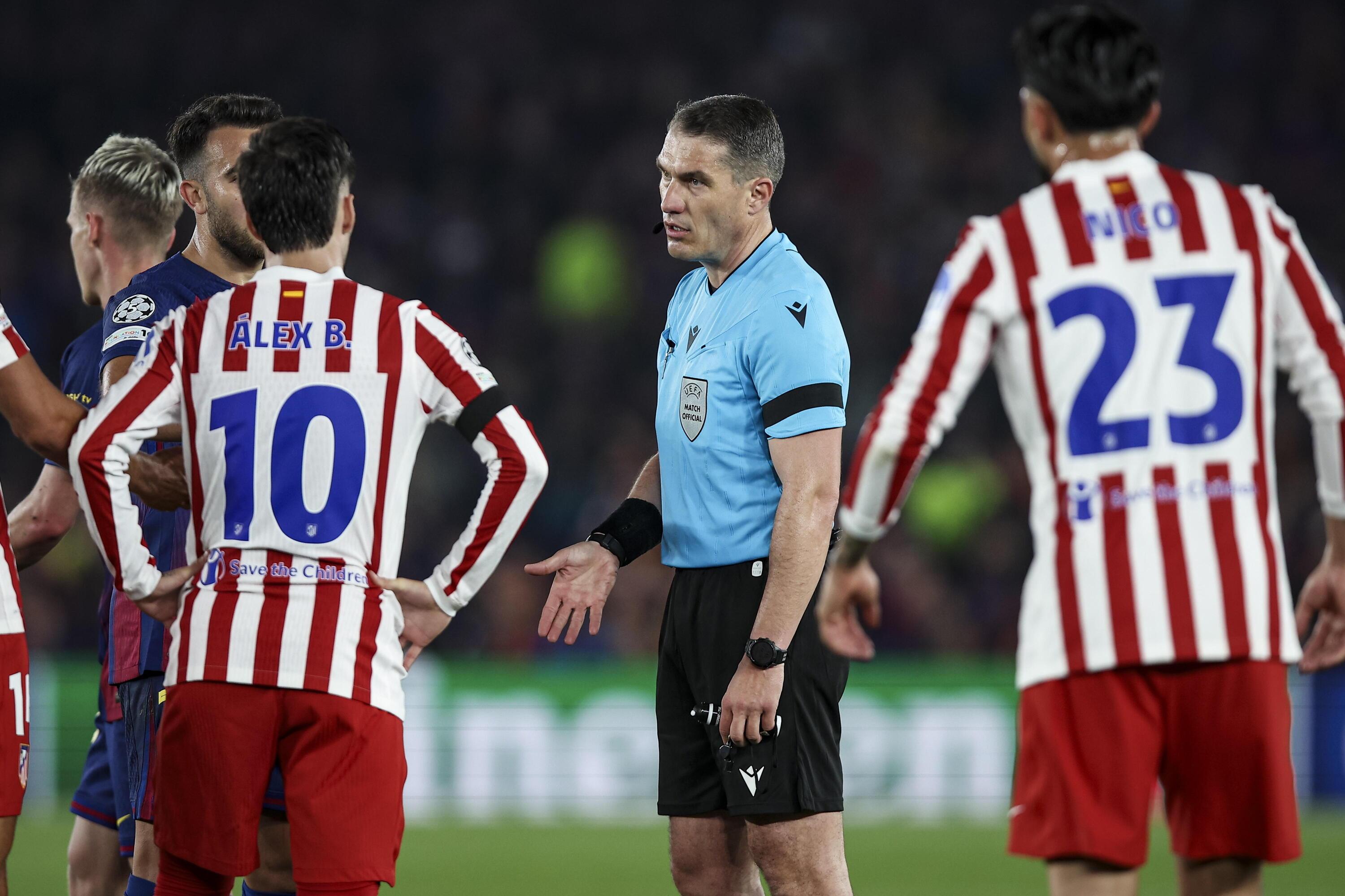 Ligue des champions : dénonçant un «arbitrage contraire à la réglementation en vigueur», le Barça porte plainte devant l'UEFA