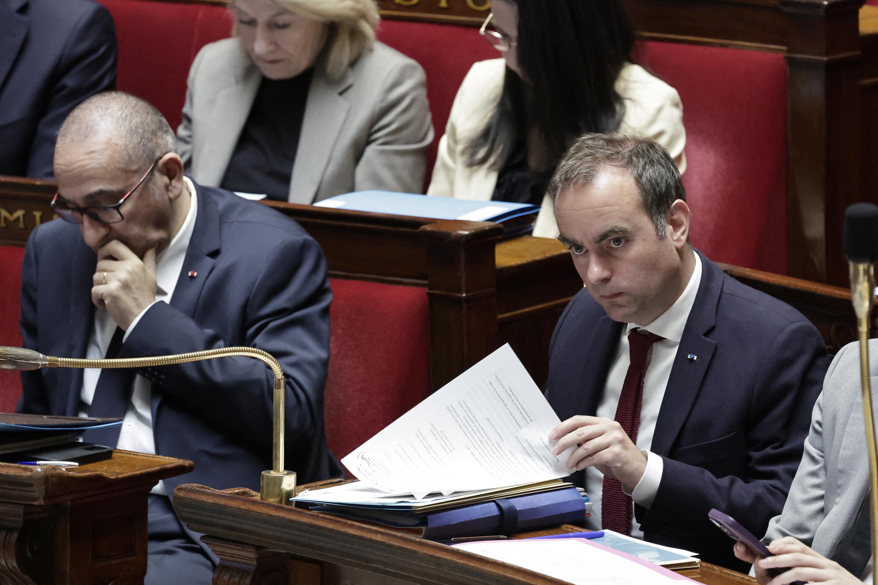 Carburants, ZFE, 1er Mai… Sébastien Lecornu tente de circonscrire les colères qui couvent