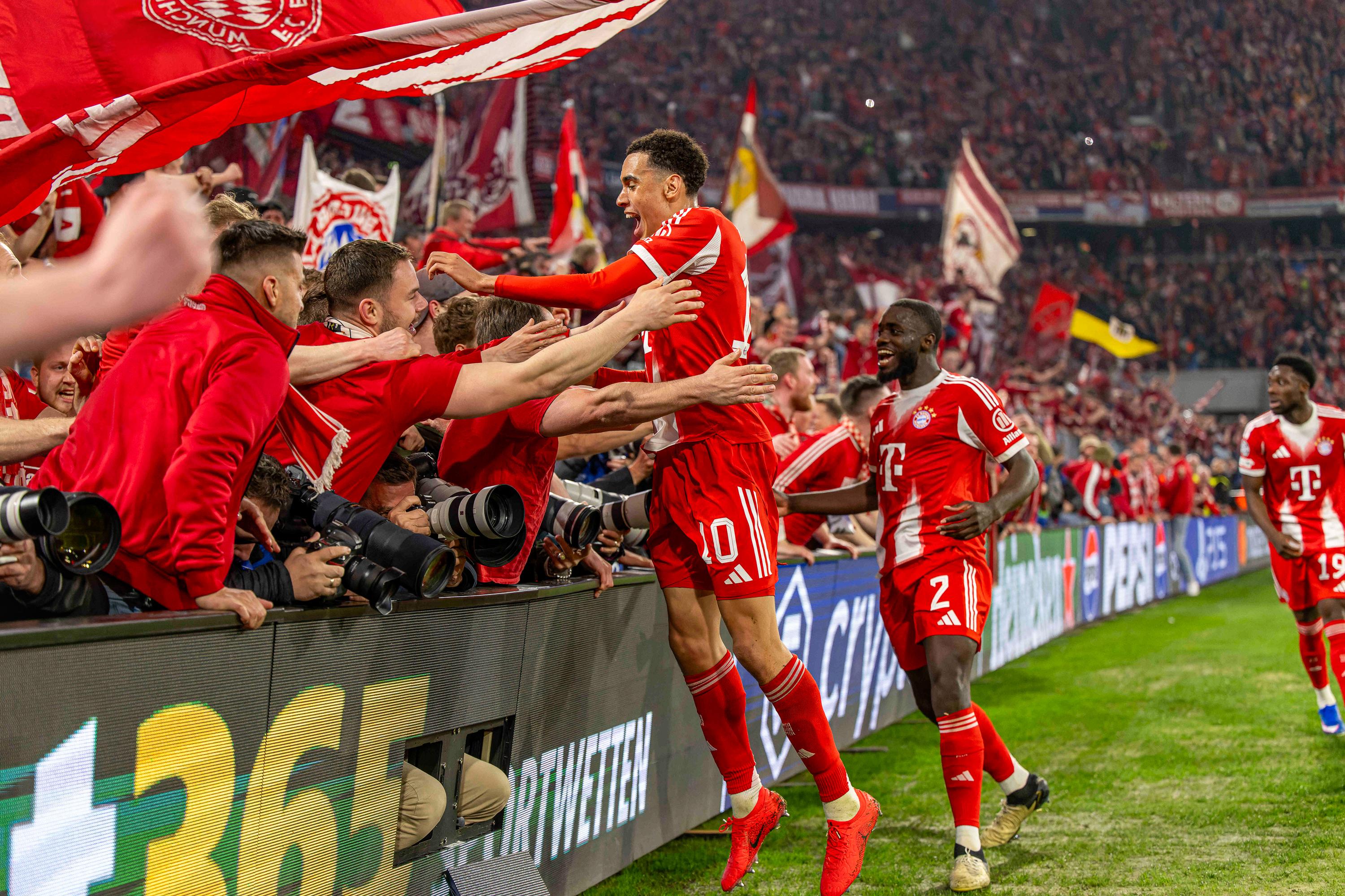 Ligue des champions : l'UEFA ouvre une procédure après les blessures de plusieurs photographes lors de Bayern-Real