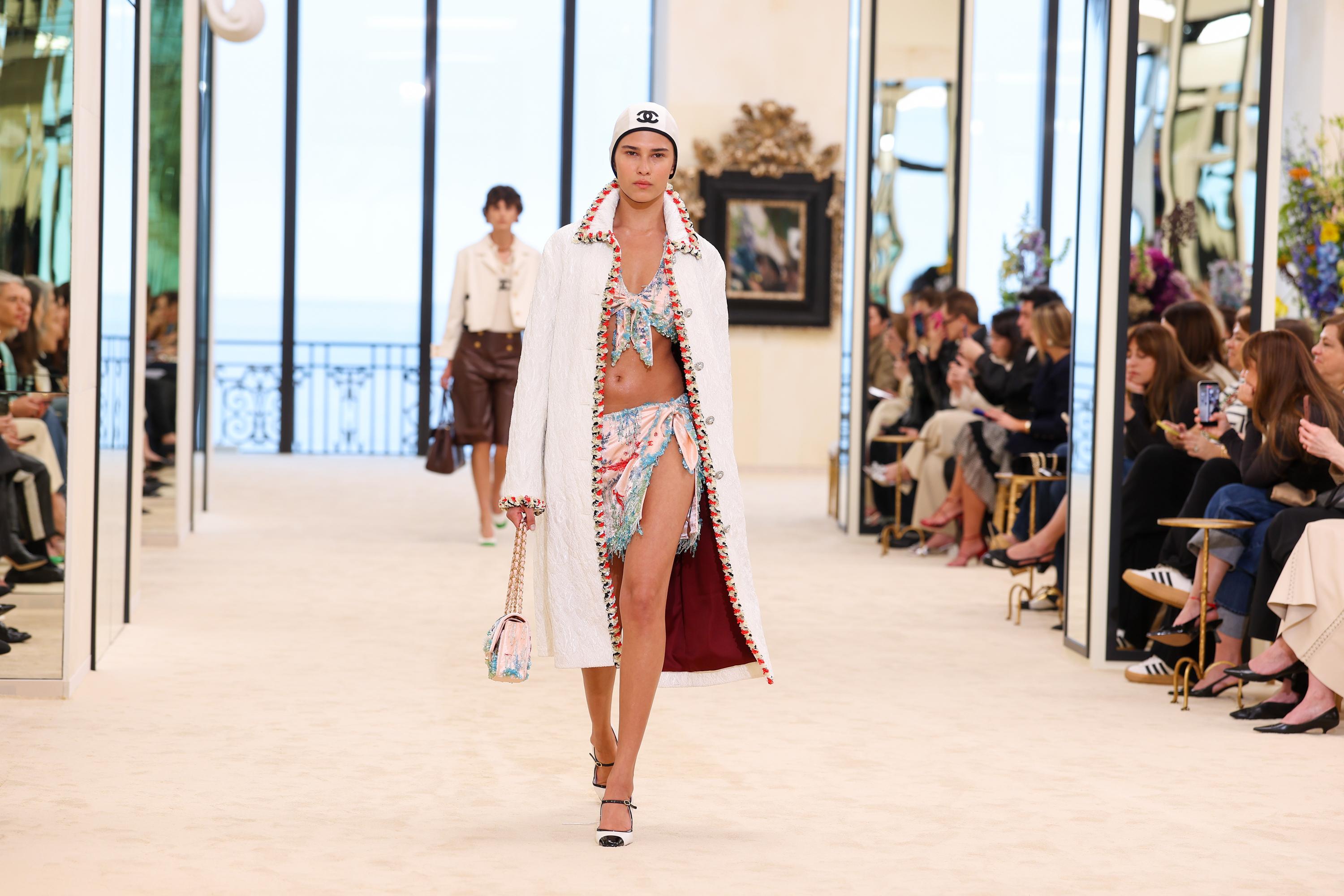 À Biarritz, face à l’océan : Chanel fait son défilé Croisière là où tout a commencé