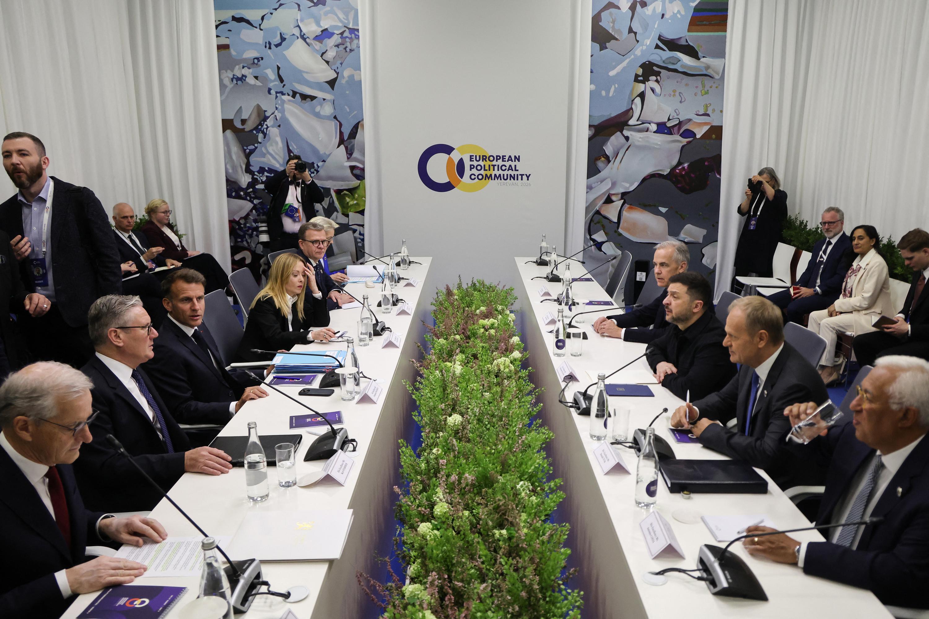 Des dizaines de dirigeants de toute l'Europe et du Canada se réunissent ce lundi pour une grand-messe diplomatique en Arménie
