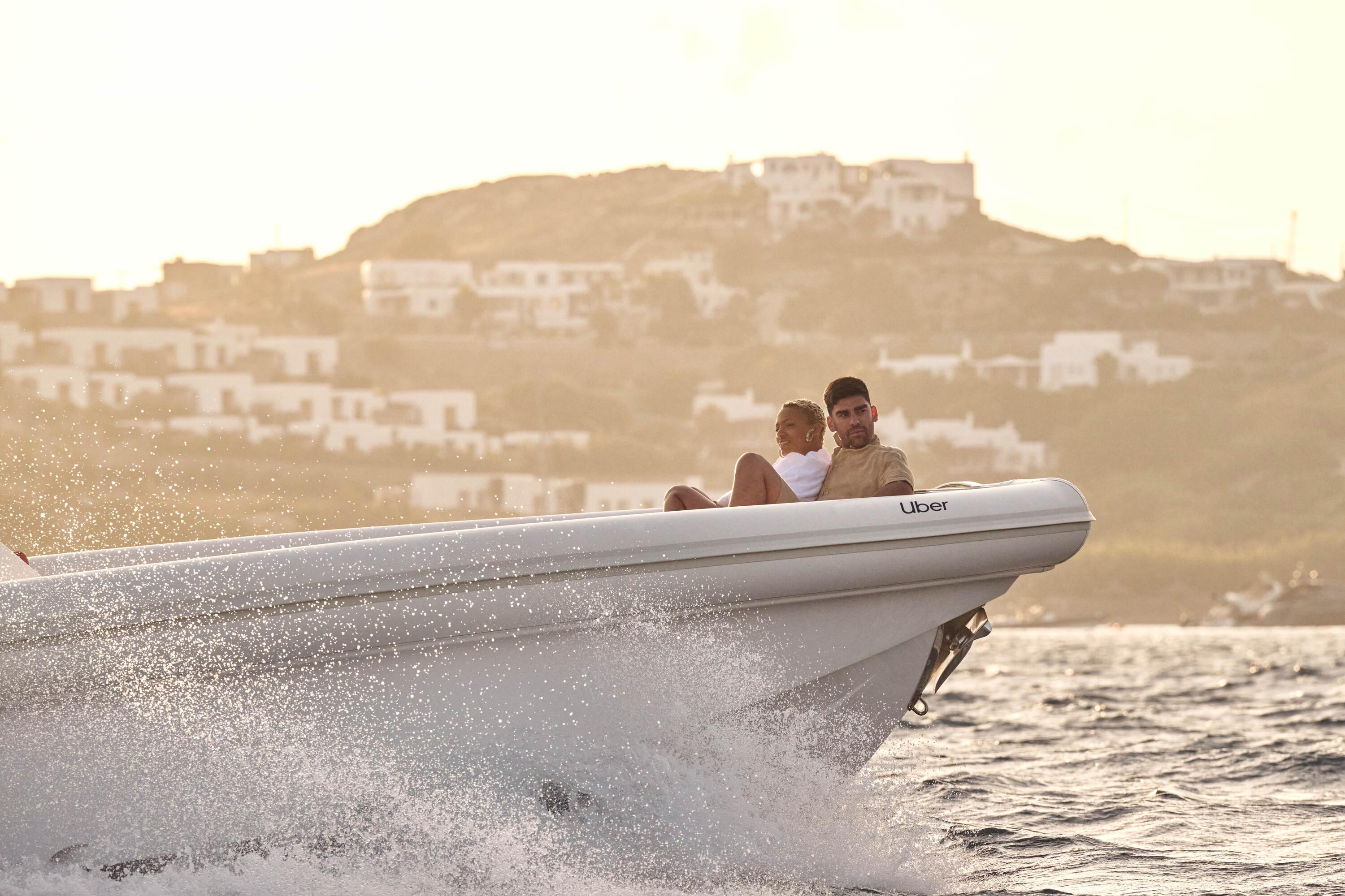 «Uber Boat» : avec la location de bateaux, l’entreprise accélère sa diversification dans le voyage loisir