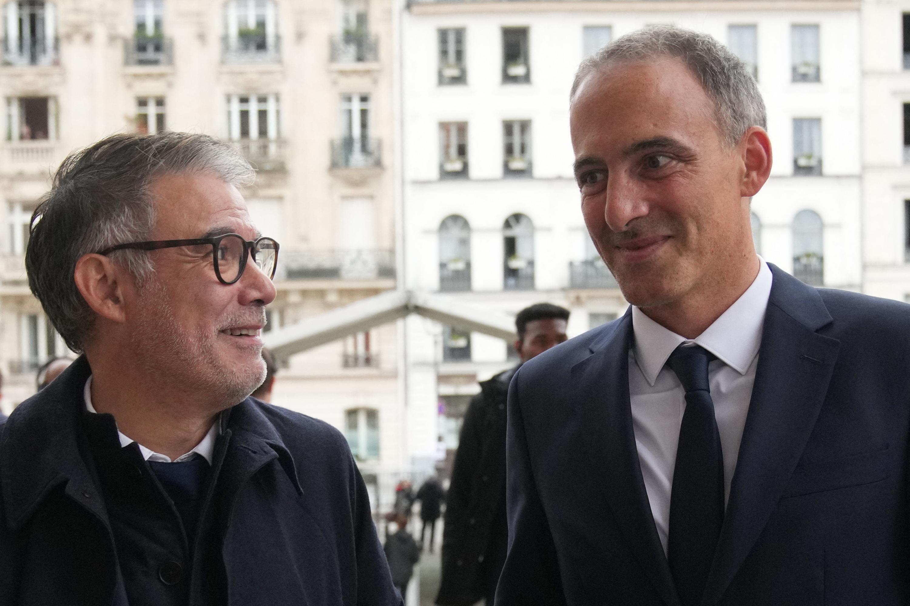«Les choses avancent» : Raphaël Glucksmann en quête du difficile soutien des socialistes