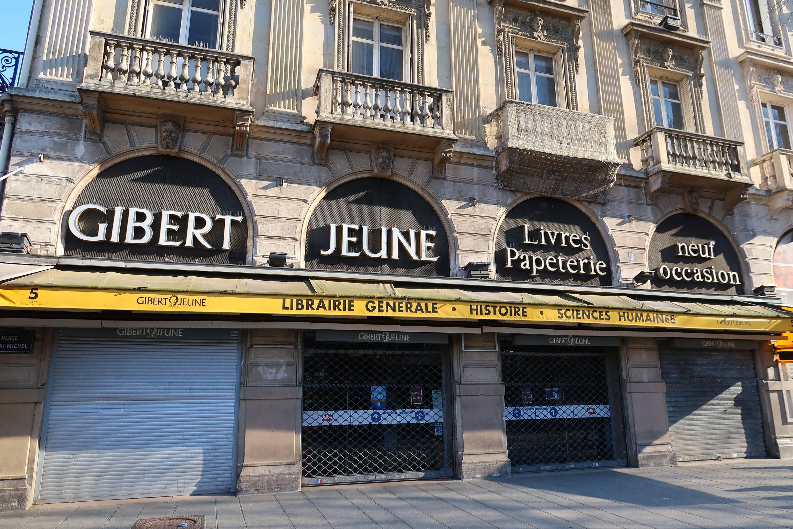 Prises à la gorge, les librairies indépendantes font monter la pression sur les géants du livre