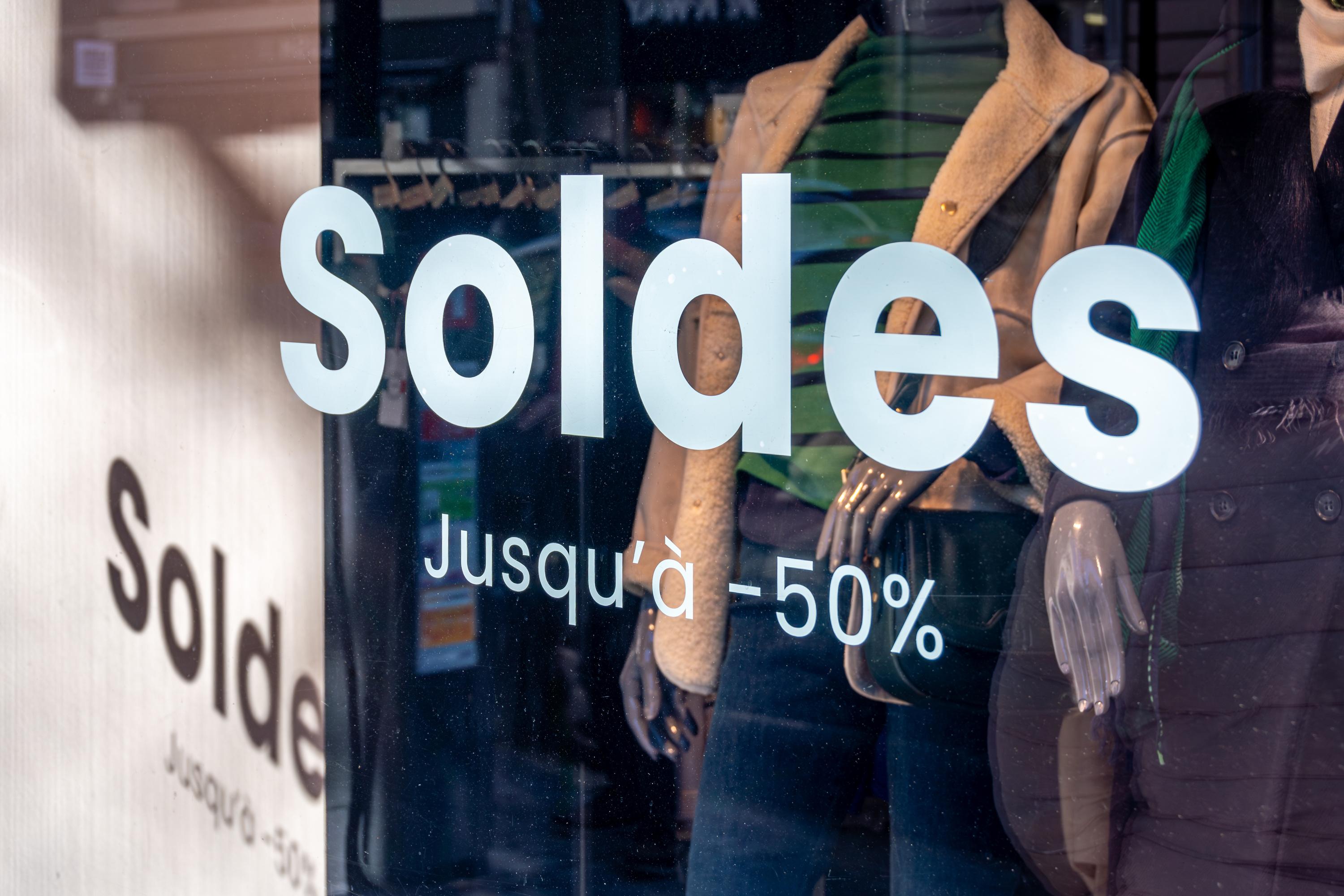 3,6 milliards de pièces : en 2025, les Français ont encore battu un record de consommation de vêtements neufs