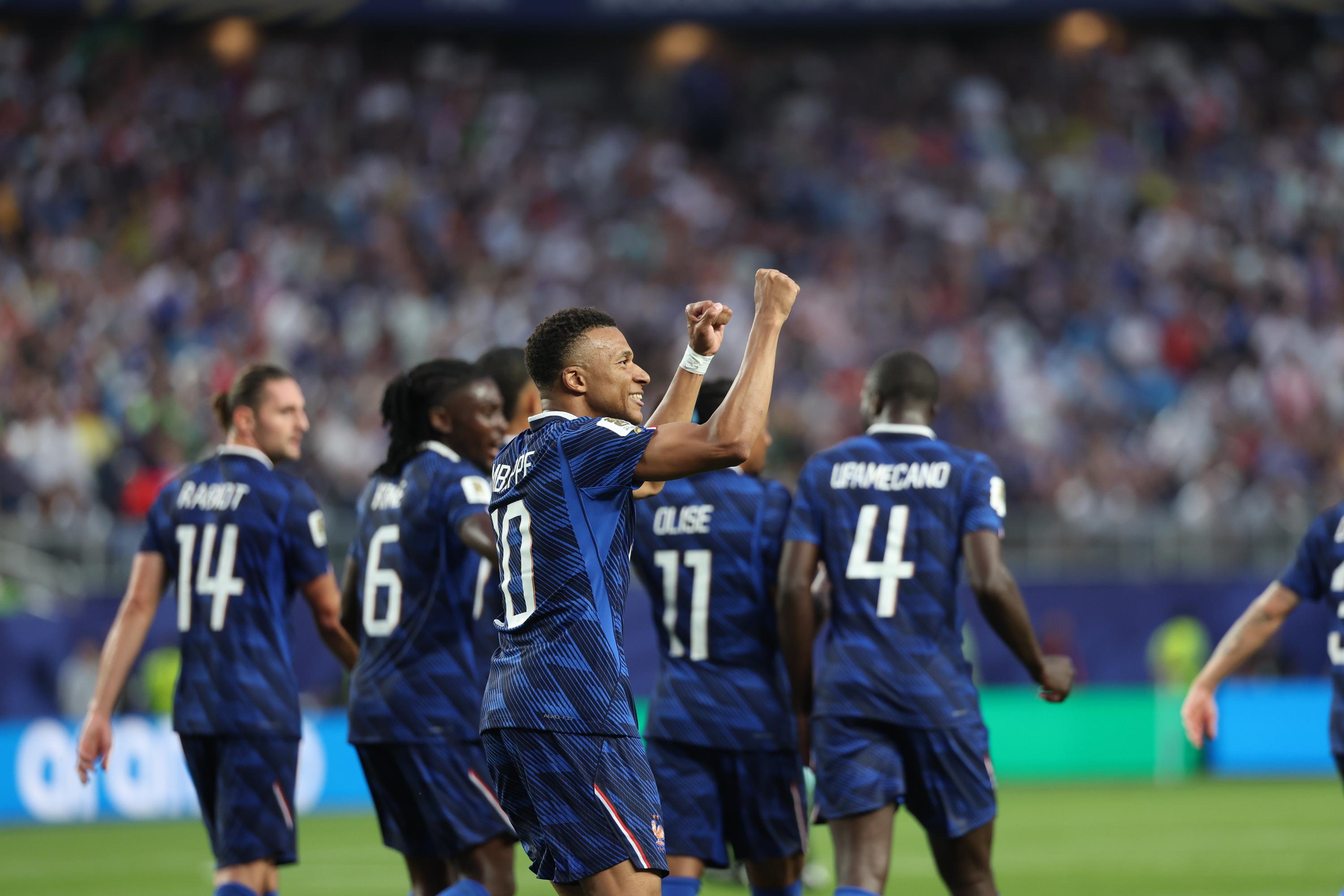 Coupe du monde 2026 : après une interruption de plus de deux heures, les Bleus qualifiés pour les 16e de finale grâce à leur large succès contre l’Irak