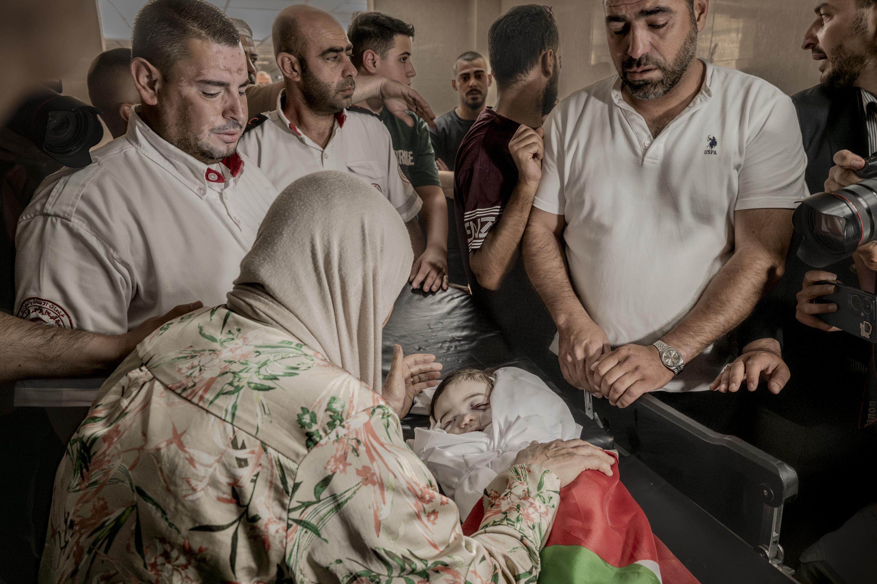 «Le soldat n’a pas effectué de tir de sommation» : à Hébron, la vie fauchée de Sam, 7 mois, tué dans les bras de sa mère