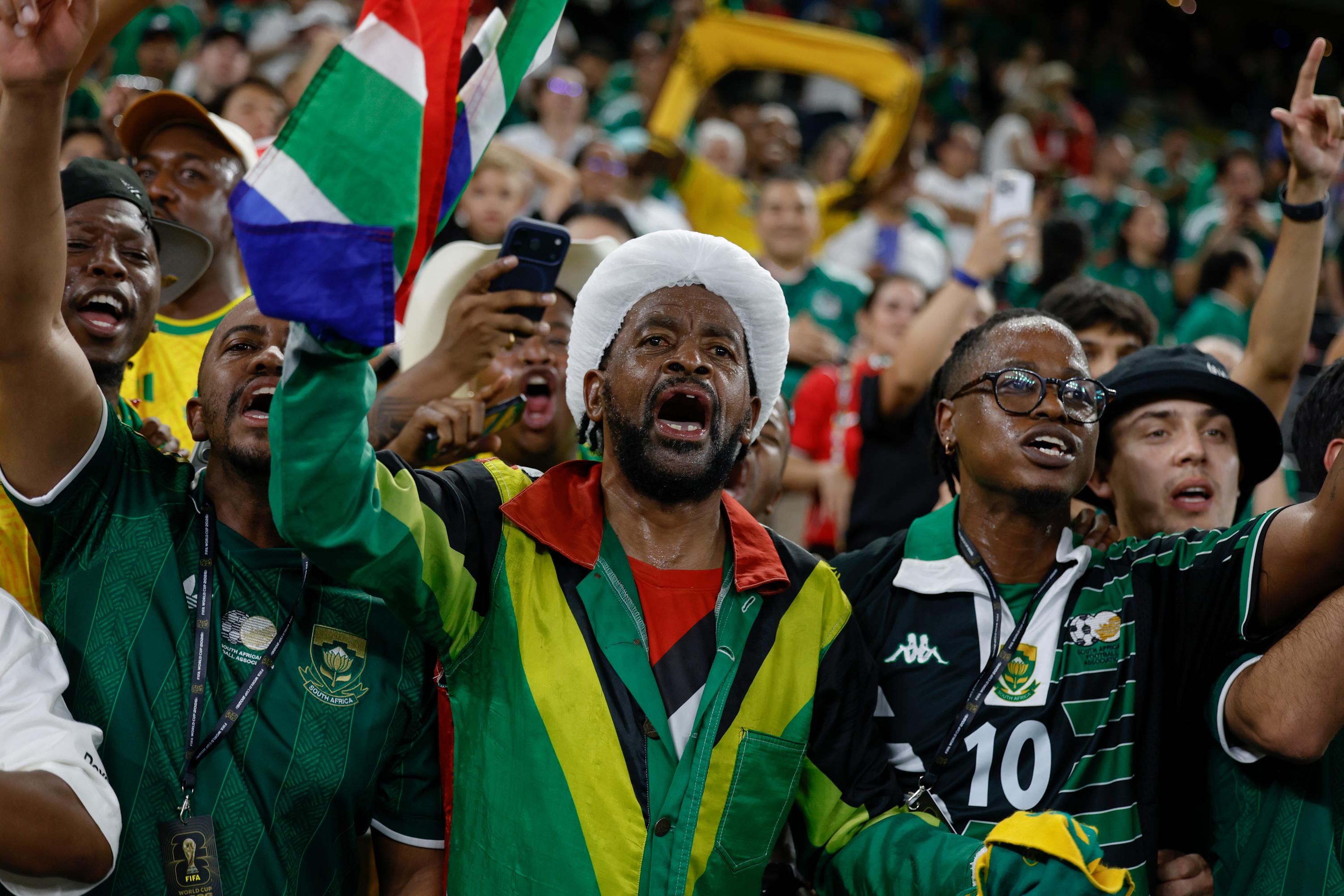 Coupe du monde 2026 : en pleine nuit, les supporters sud-africains célèbrent la qualification de leur équipe