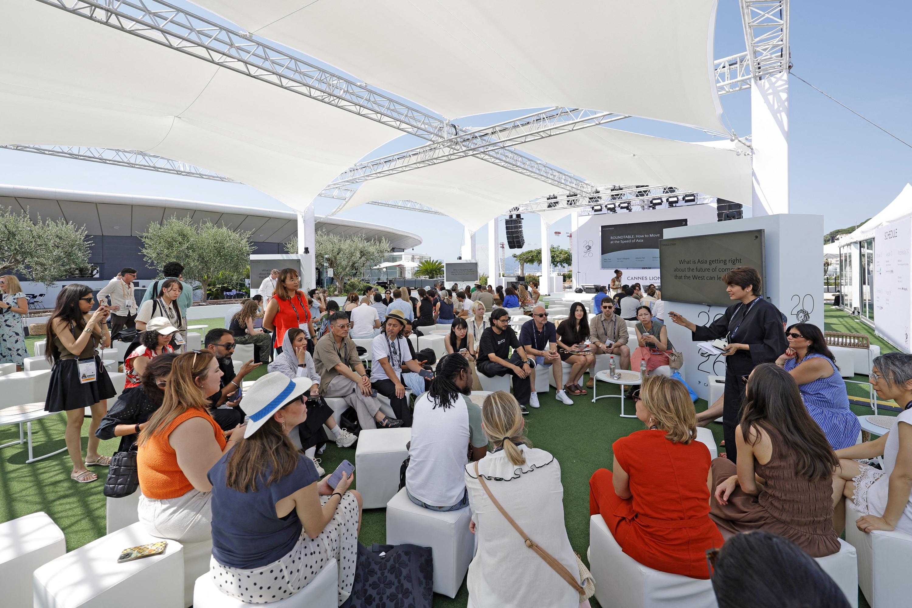 Aux Cannes Lions, la percée de l’agentique s’apprête à rebattre les cartes du secteur publicitaire
